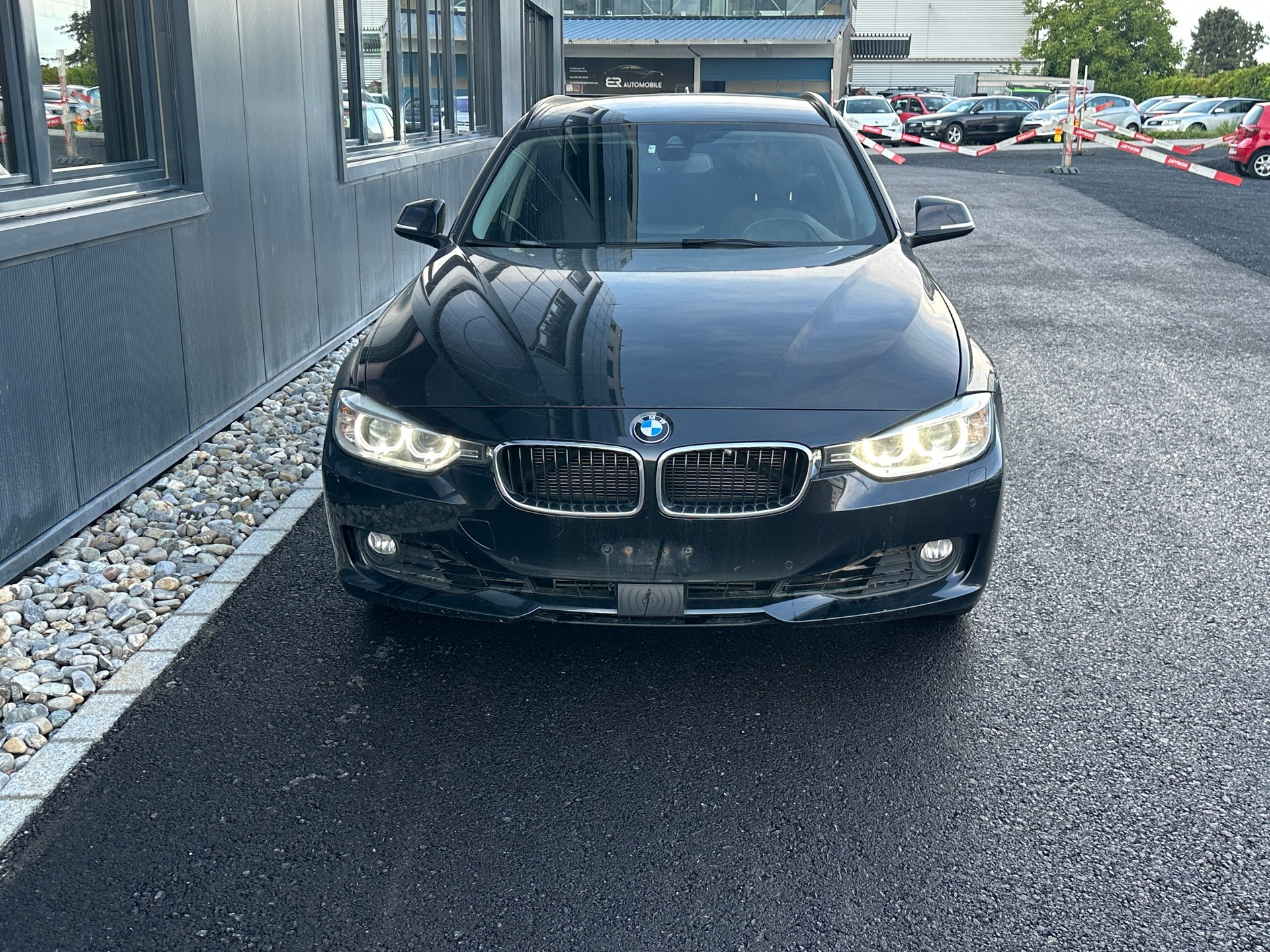 BMW 320i xDrive Touring Steptronic-image-9