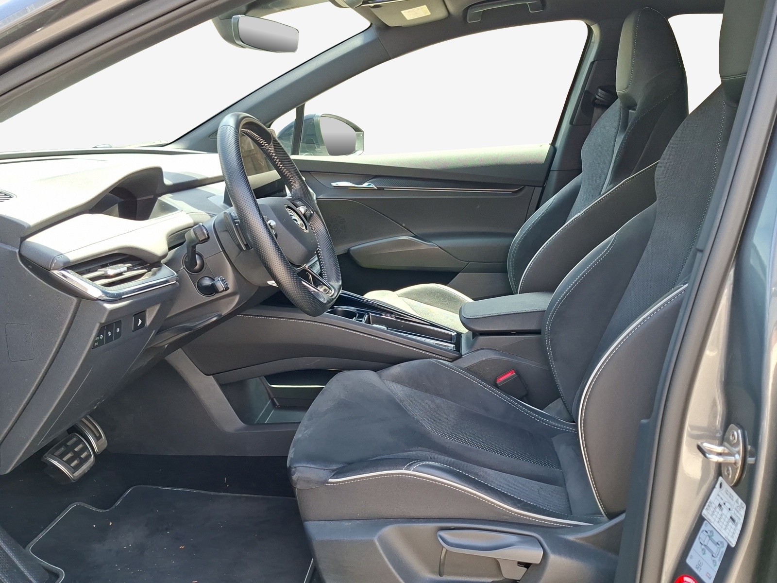 SKODA Enyaq iV 60-image-7
