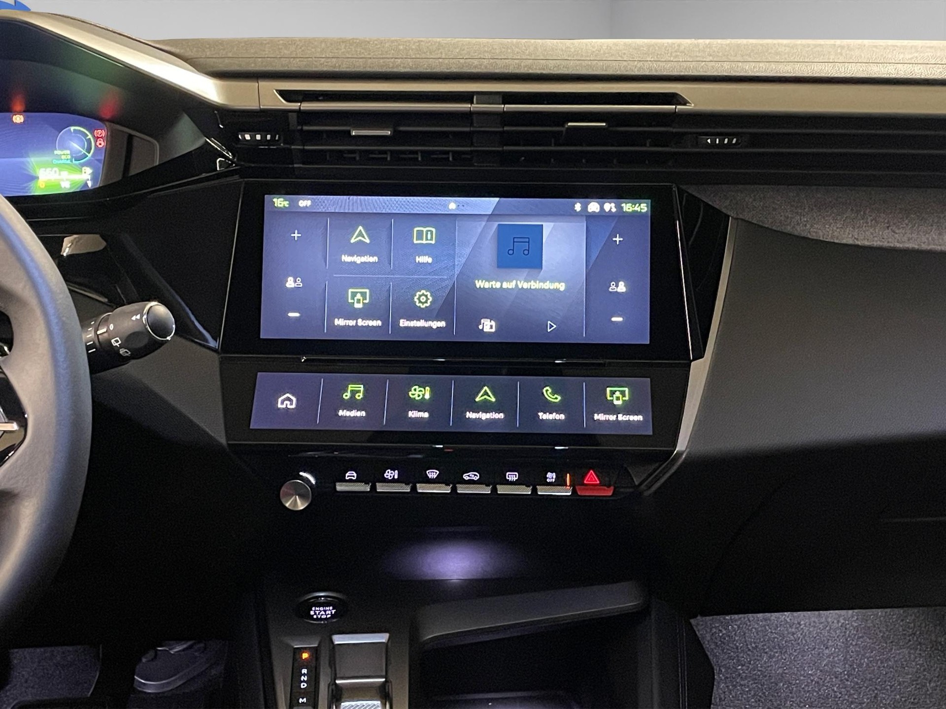 PEUGEOT 308 1.2 Hybrid Allure-image-10
