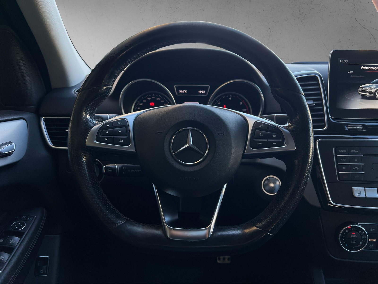 MERCEDES-BENZ GLE 250 d 4Matic-image-8