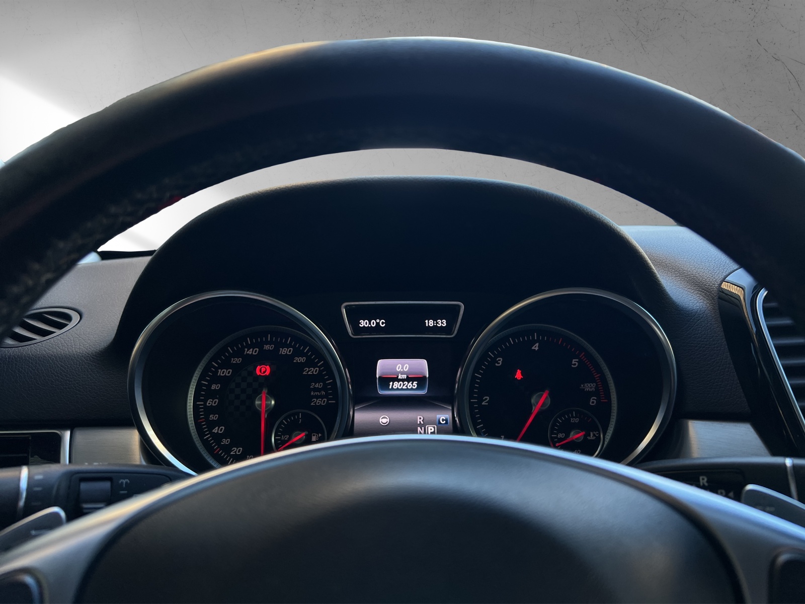 MERCEDES-BENZ GLE 250 d 4Matic-image-9