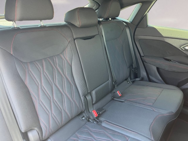 AUDI Q3 Sportback e-hybrid 200 kW S tronig-image-17
