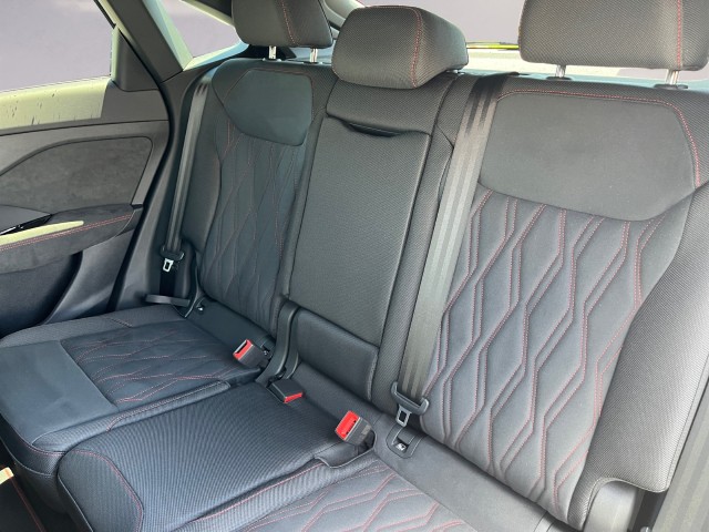 AUDI Q3 Sportback e-hybrid 200 kW S tronig-image-15