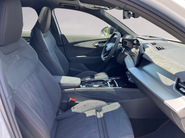 AUDI Q3 Sportback e-hybrid 200 kW S tronig-image-16