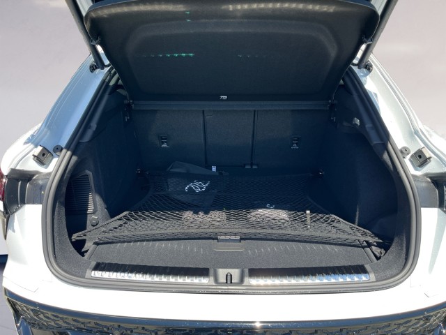 AUDI Q3 Sportback e-hybrid 200 kW S tronig-image-18