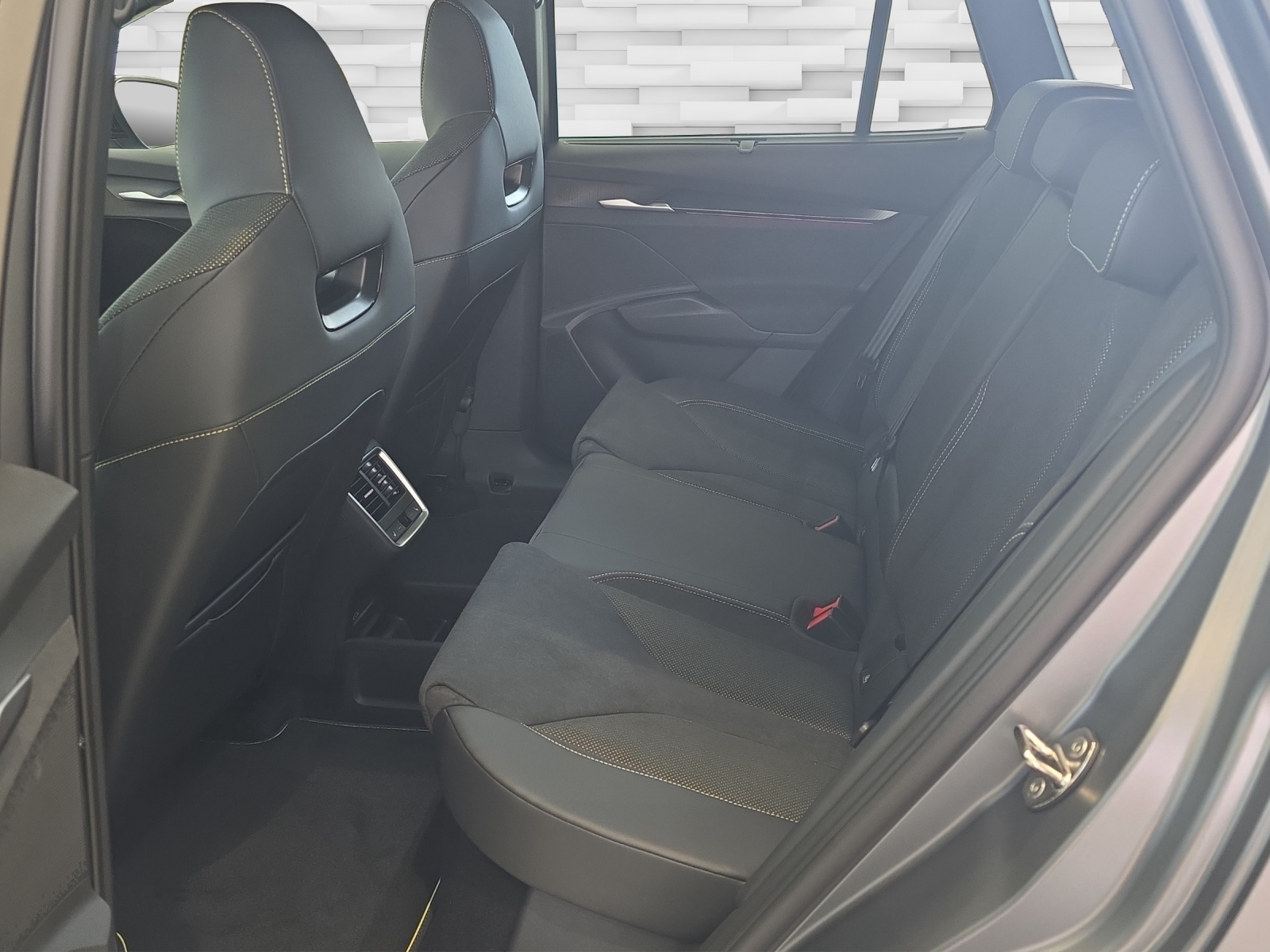 SKODA Elroq RS 4x4-image-8