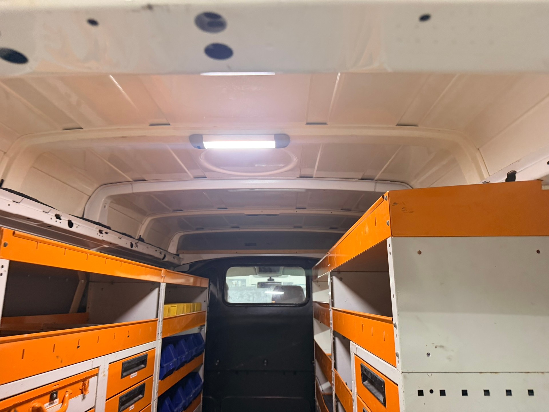 VW T5 2.0 TDI-image-8