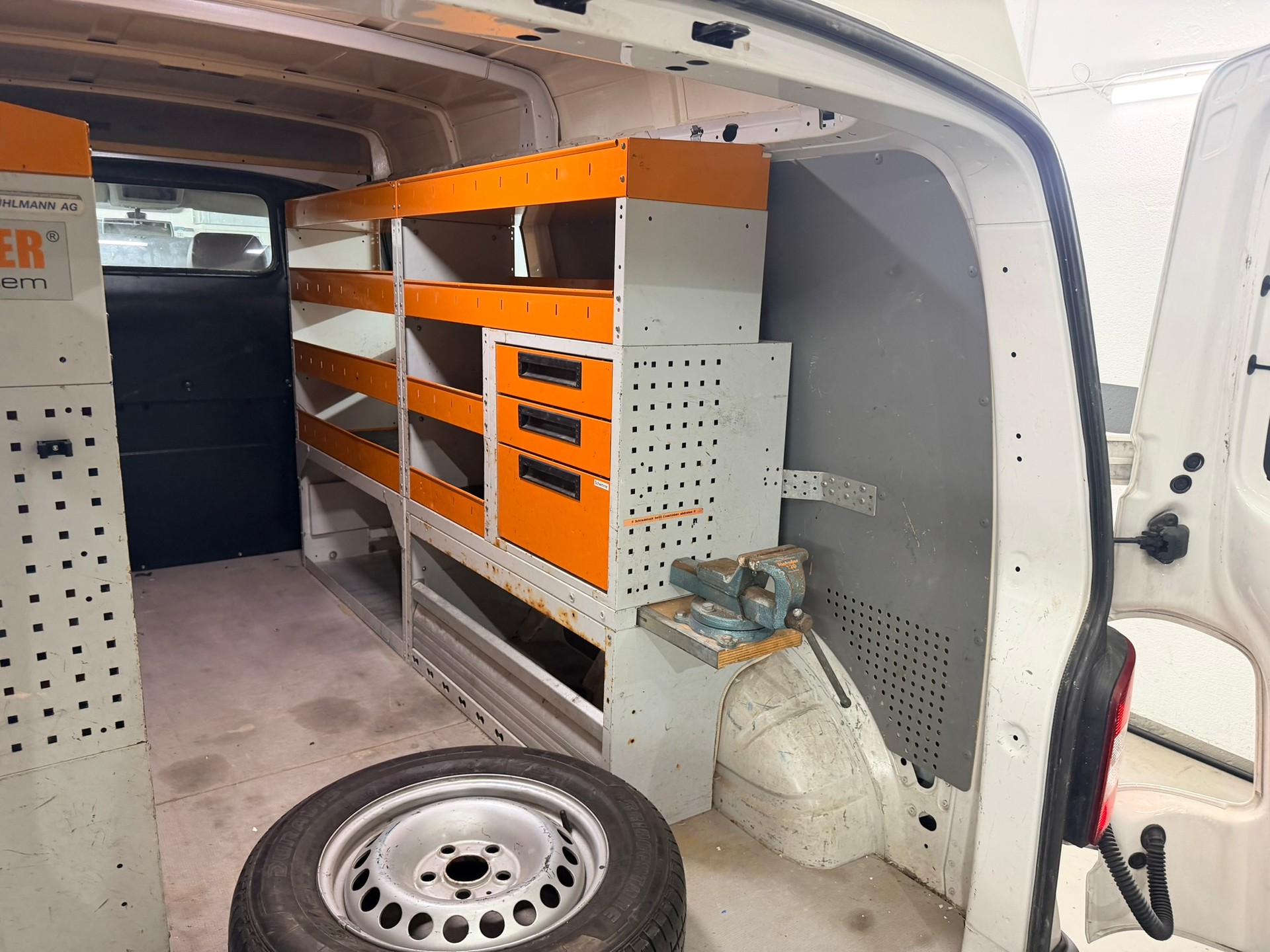 VW T5 2.0 TDI-image-6