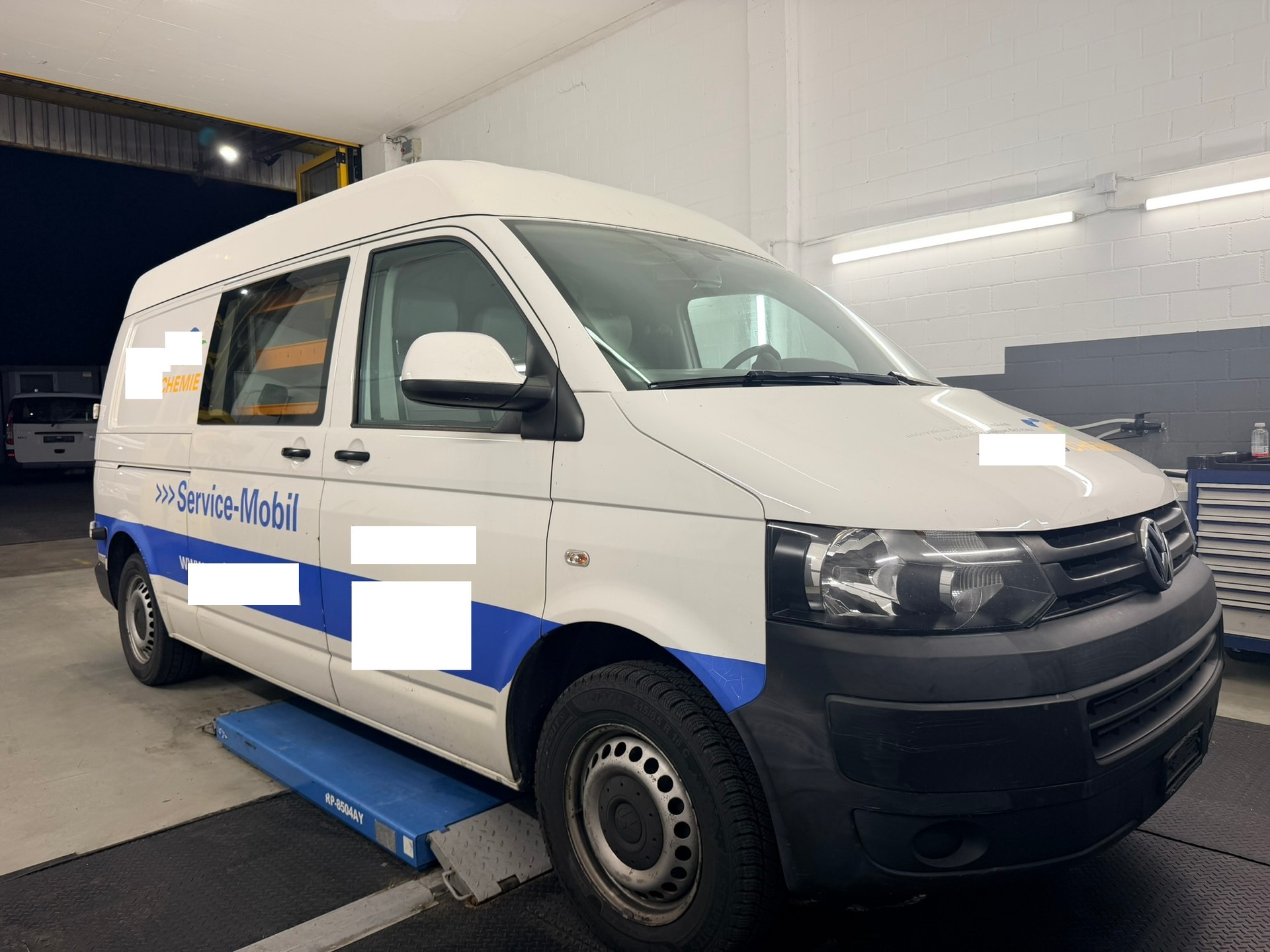 VW T5 2.0 TDI-image-2