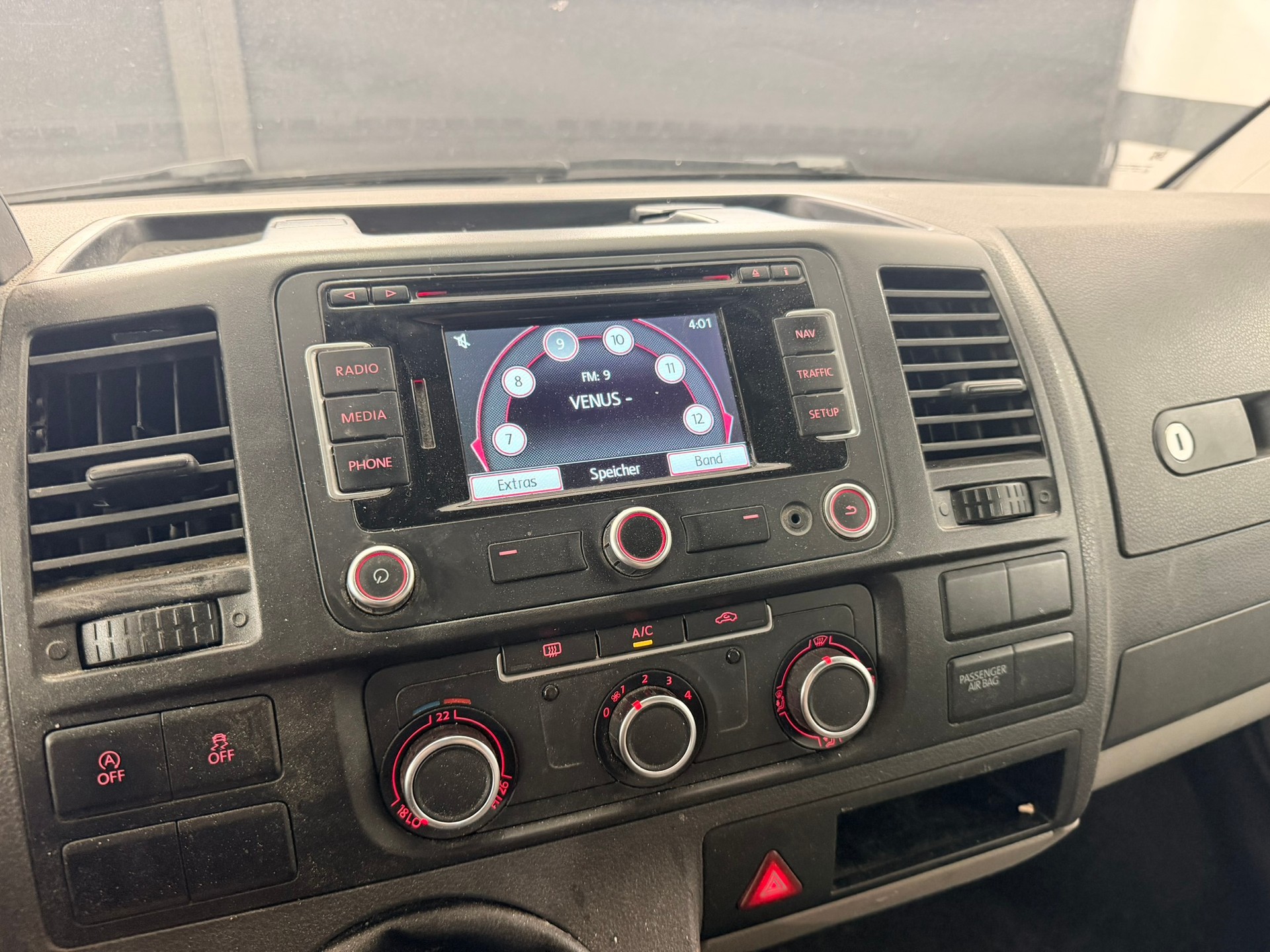 VW T5 2.0 TDI-image-13