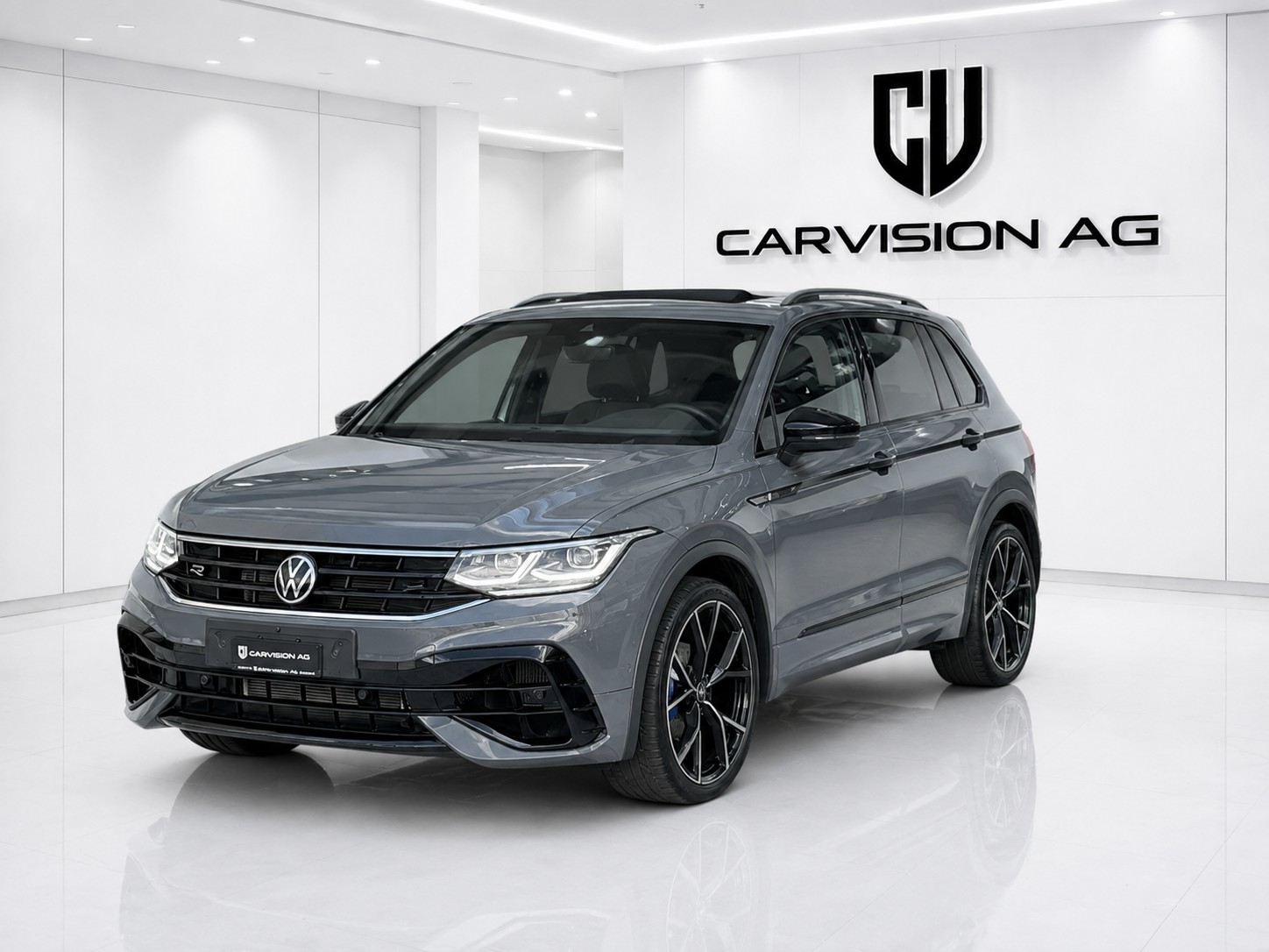 VW Tiguan 2.0TSI R 4Motion DSG * Black Style * Panorama-Glasdach * Anhängerkupplung * delfingrau *