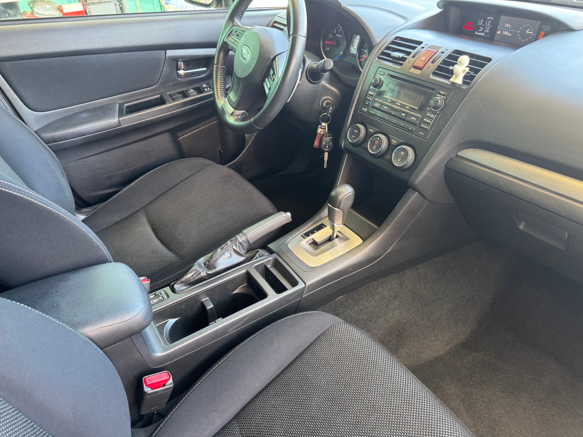 SUBARU XV 2.0 Swiss Two AWD CVT-image-9