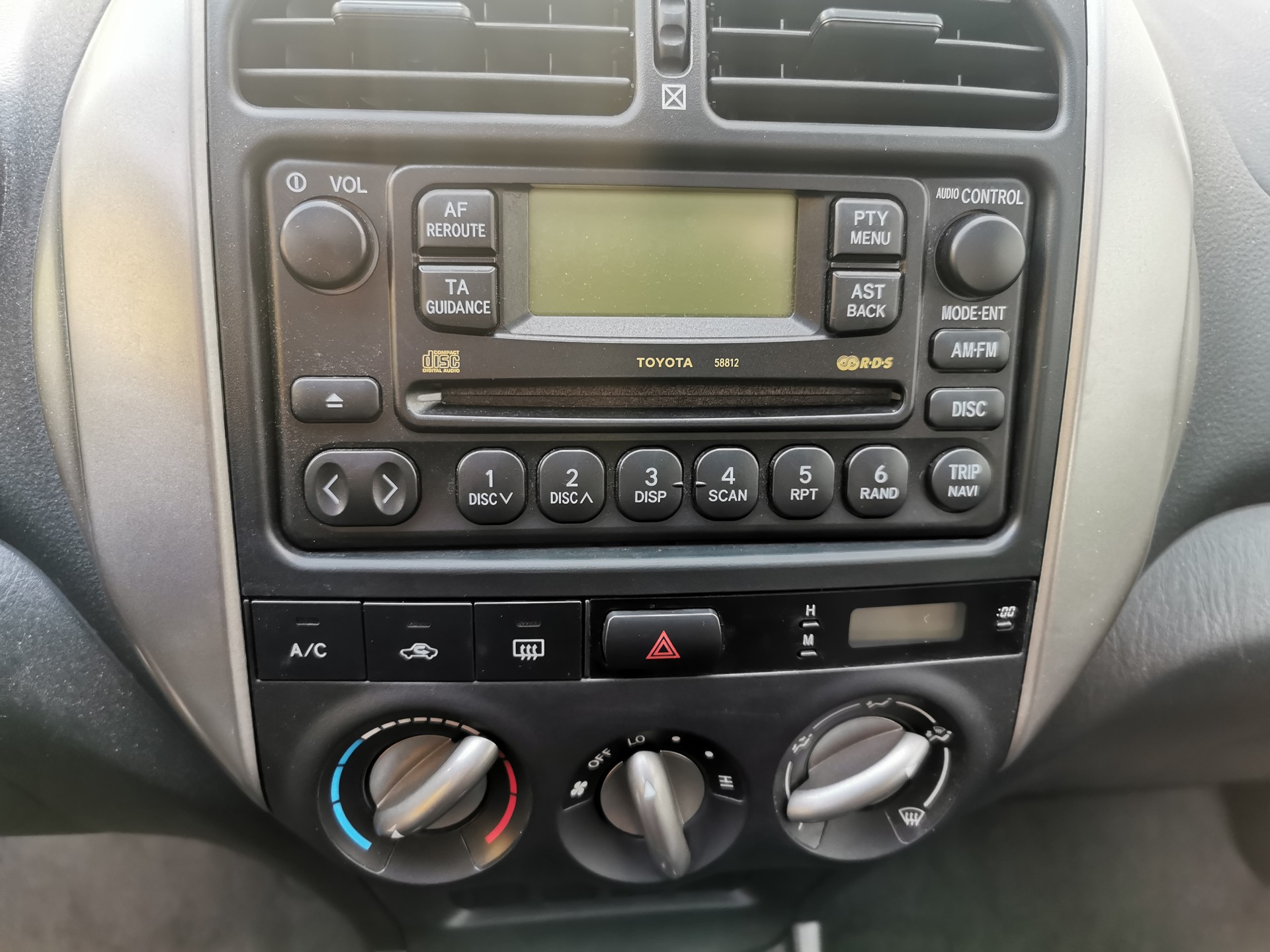 TOYOTA RAV-4 2.0 16V Linea Sol-image-11