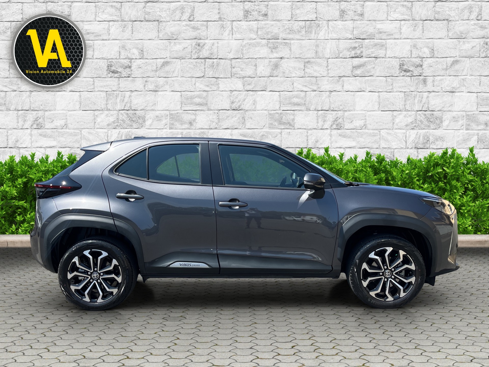 TOYOTA Yaris Cross 1.5 Trend e-CVT AWDi-image-4