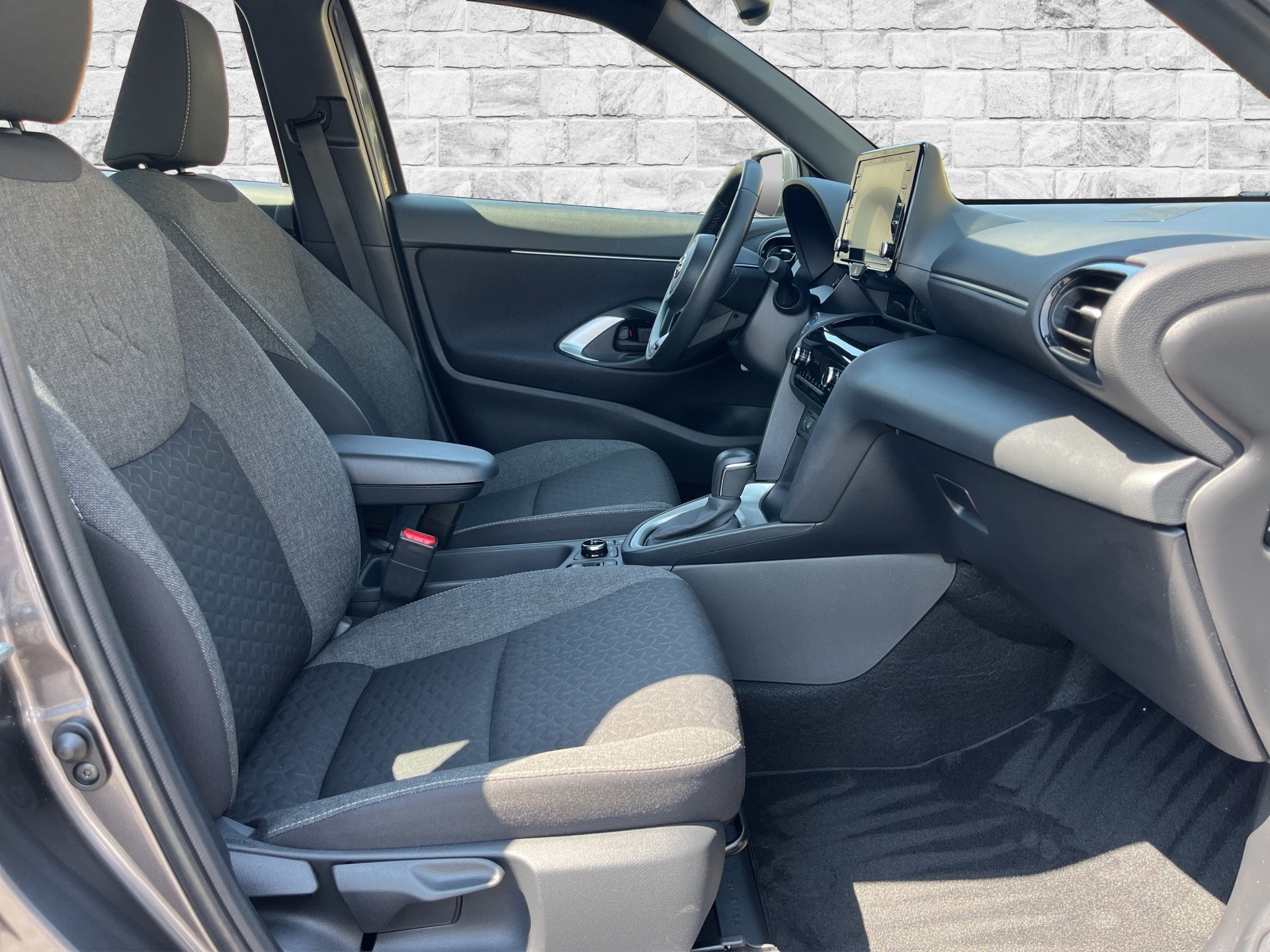 TOYOTA Yaris Cross 1.5 Trend e-CVT AWDi-image-14