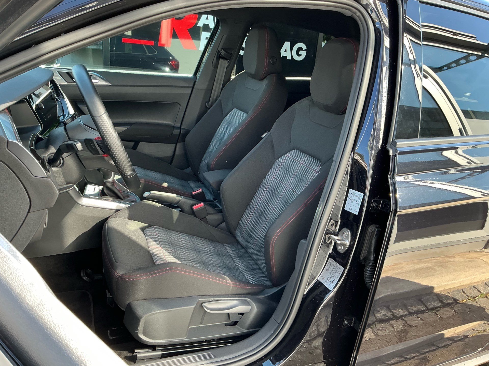 VW Polo GTI DSG 2.0 TSI *** TOPPREIS ***-image-7