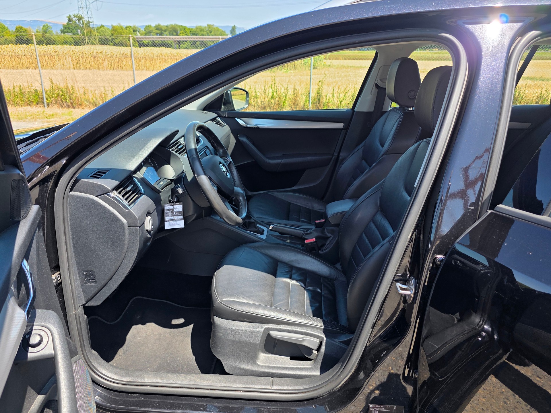 SKODA Octavia Combi 1.8 TSI Elegance 4x4 DSG-image-6