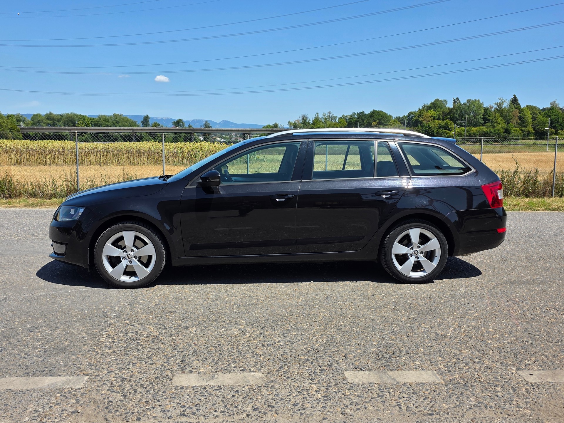 SKODA Octavia Combi 1.8 TSI Elegance 4x4 DSG-image-2
