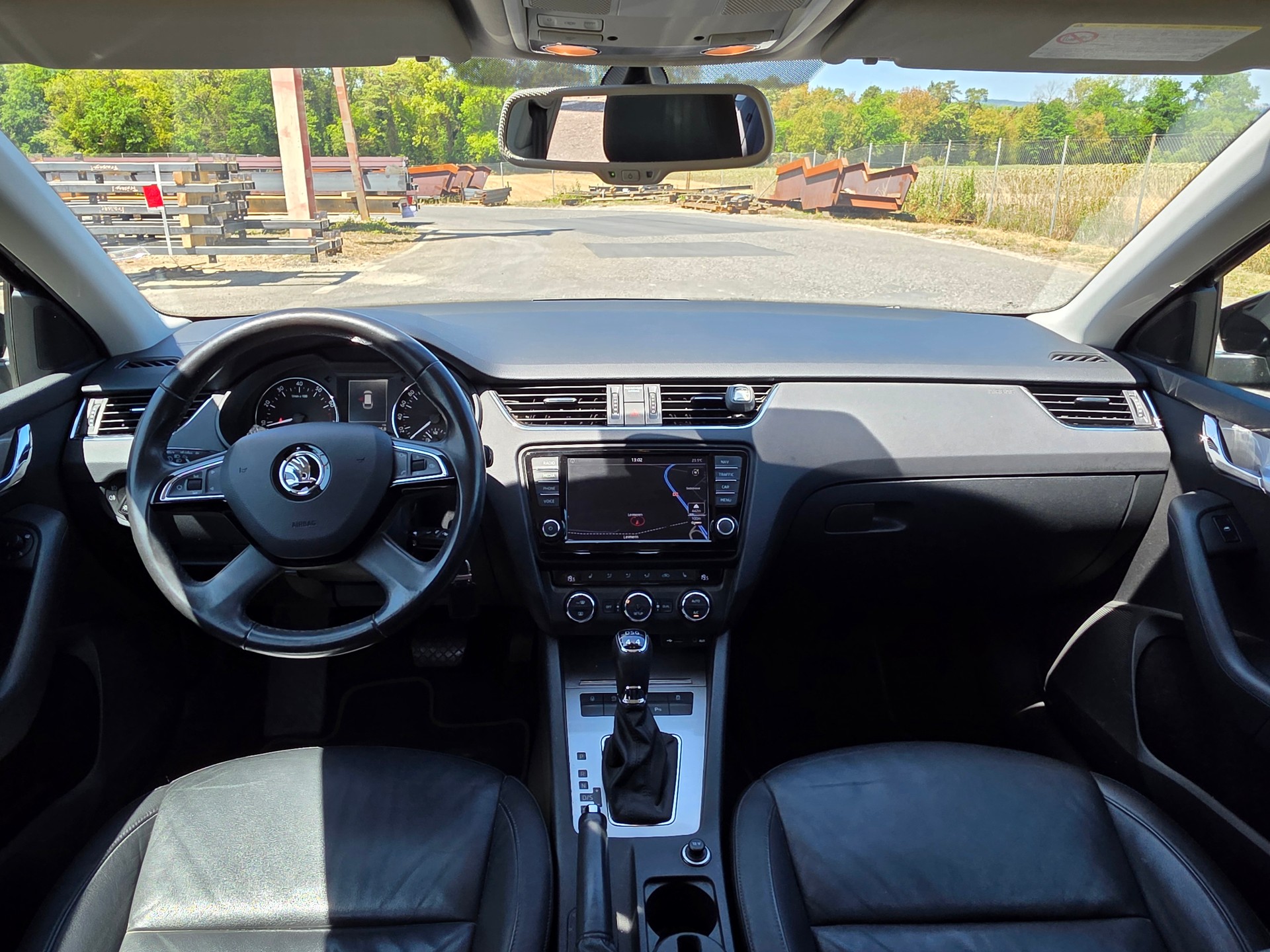 SKODA Octavia Combi 1.8 TSI Elegance 4x4 DSG-image-10