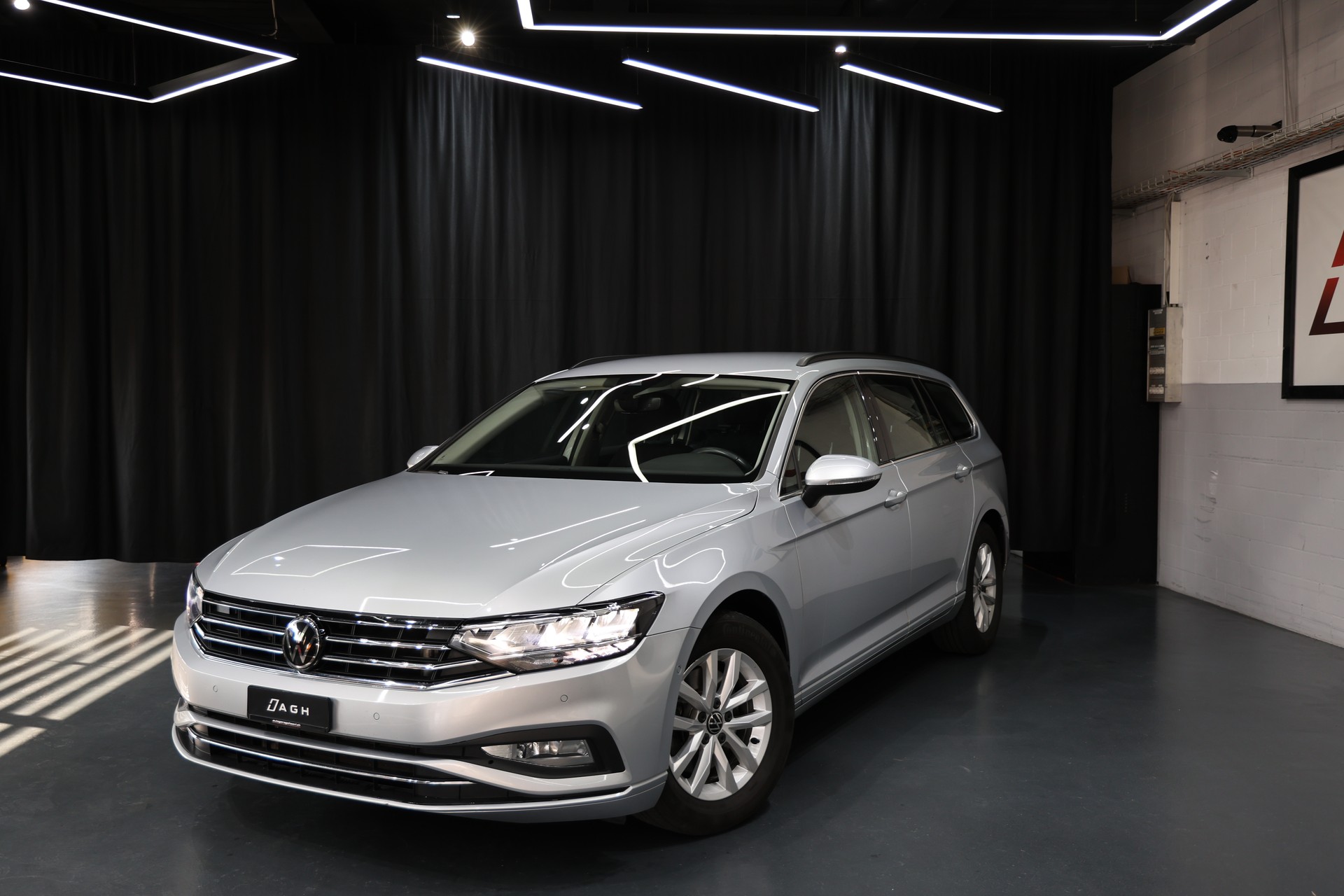 VW Passat 2.0 TDI BMT Business DSG-image-0
