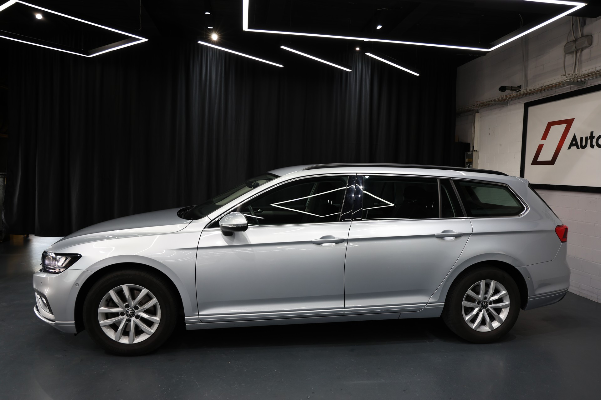VW Passat 2.0 TDI BMT Business DSG-image-9