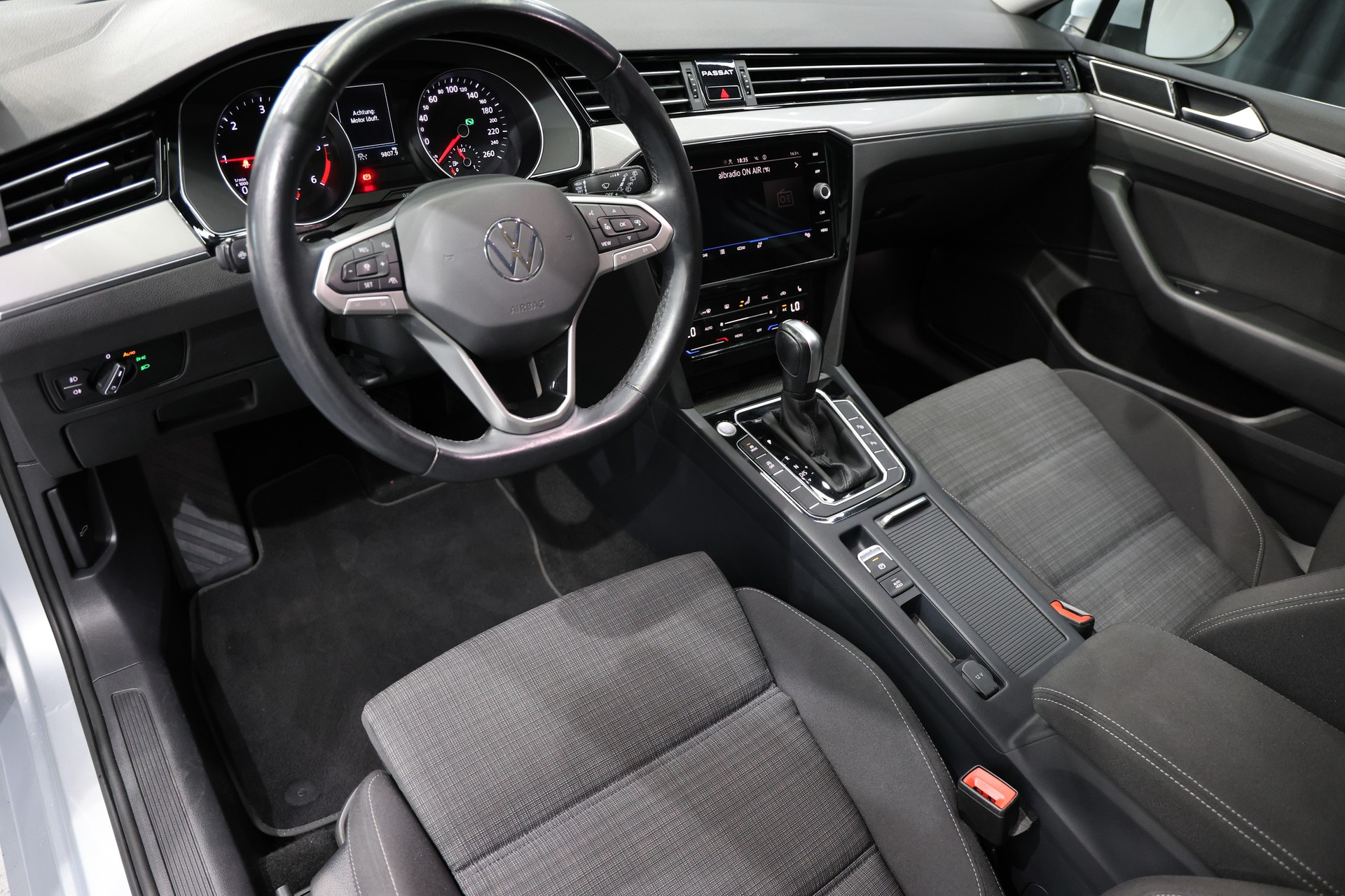 VW Passat 2.0 TDI BMT Business DSG-image-11