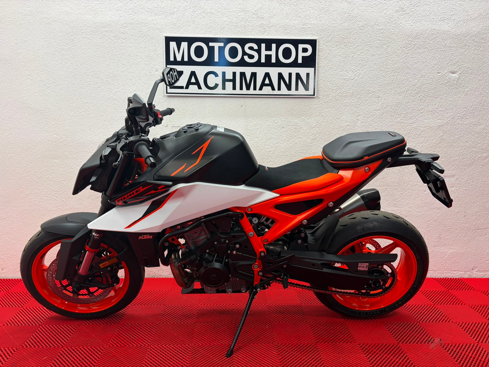 KTM 990 Duke R-showroom-element-3