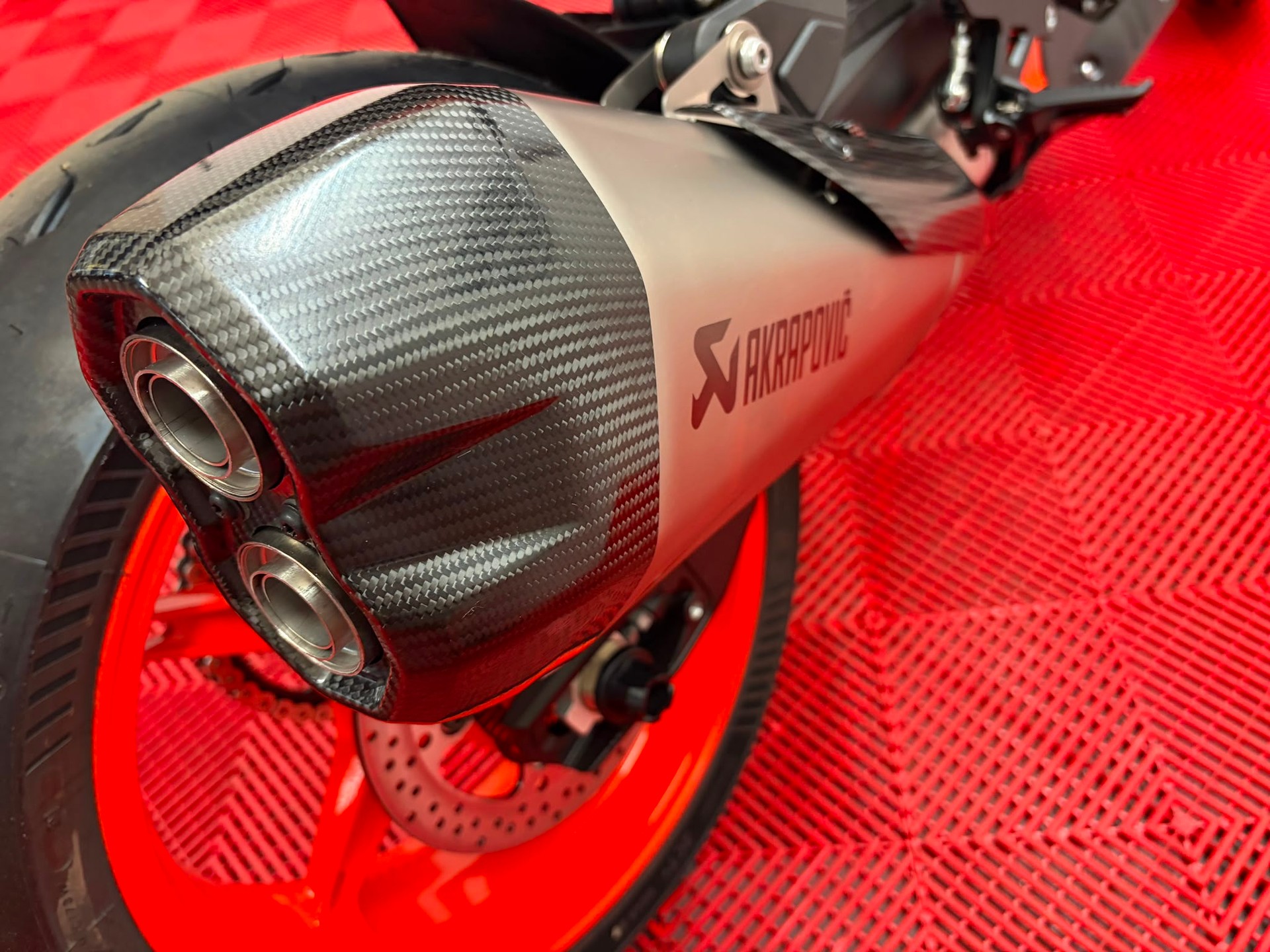 KTM 990 Duke R-image-7
