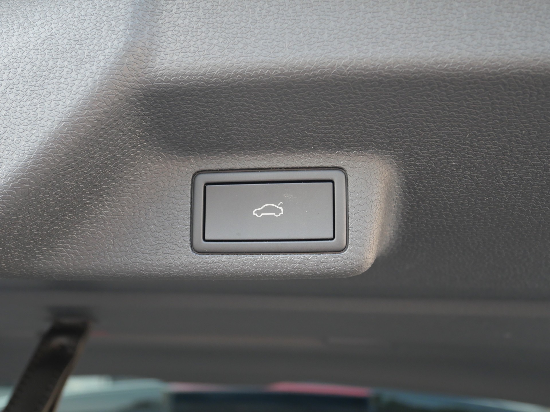 VW ID.Buzz NWB Pro *CH-Auto, Matrix-Scheinwerfer, 8 Reifen*-image-9