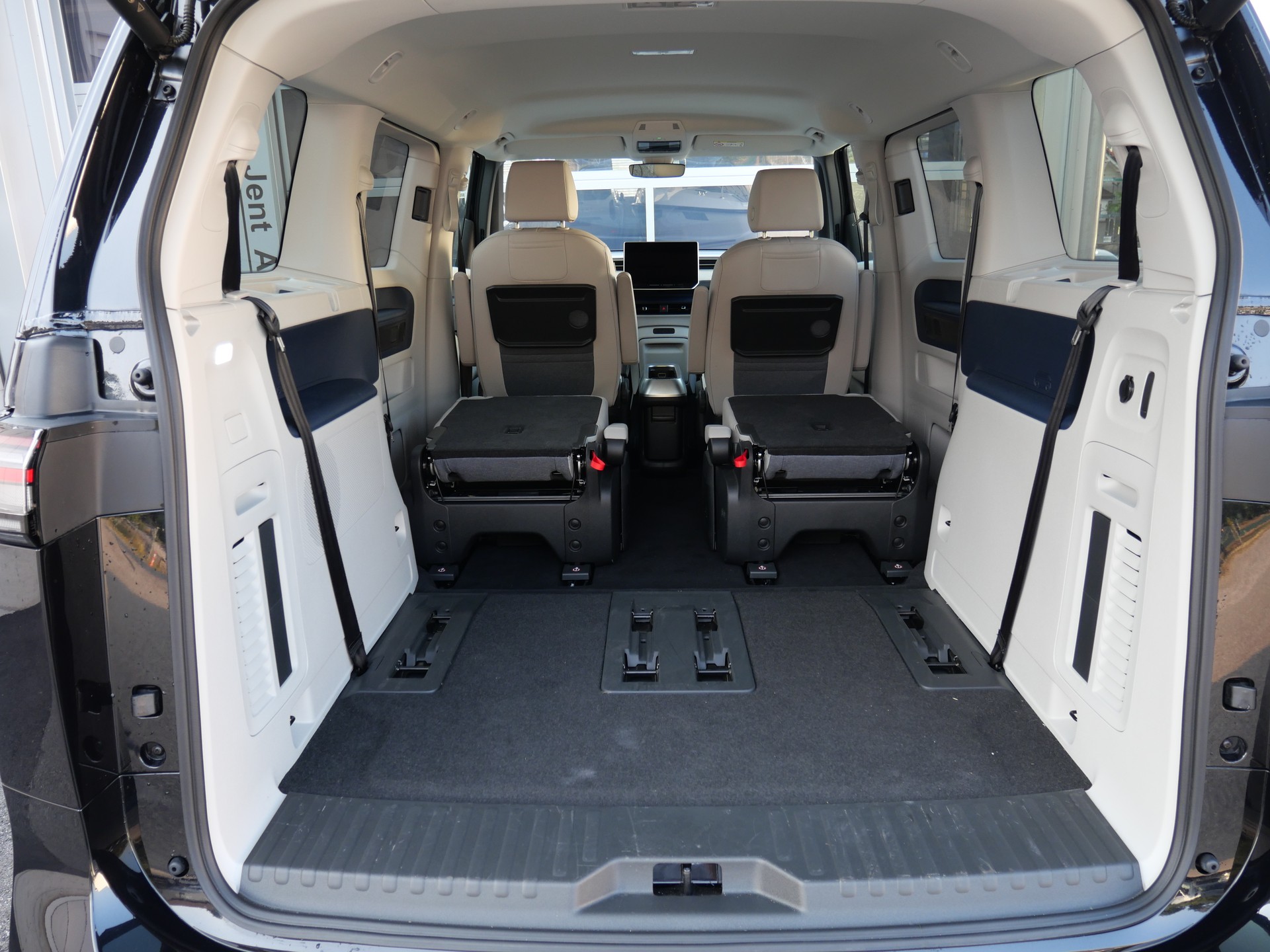 VW ID.Buzz NWB Pro *CH-Auto, Matrix-Scheinwerfer, 8 Reifen*-image-8