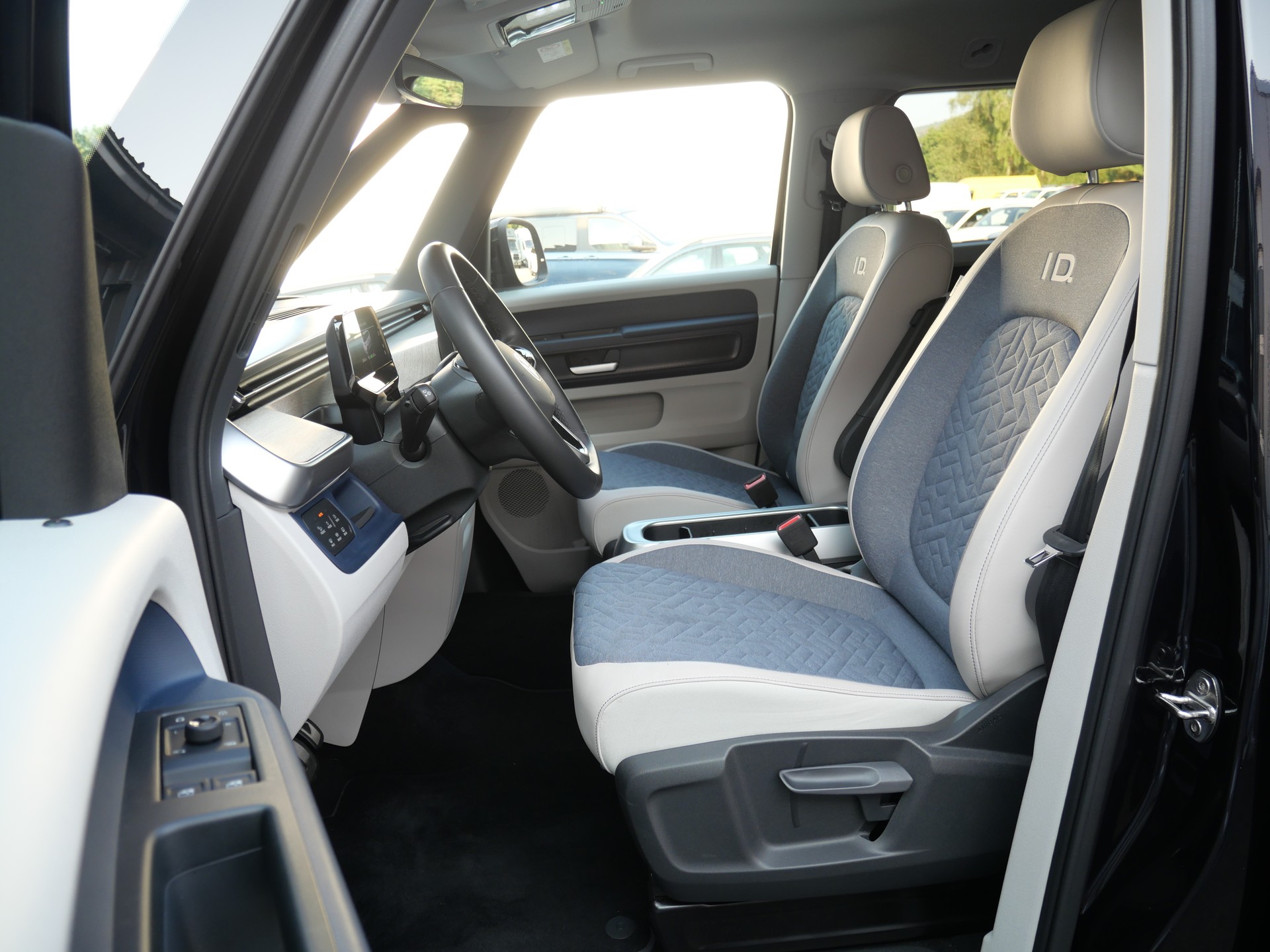 VW ID.Buzz NWB Pro *CH-Auto, Matrix-Scheinwerfer, 8 Reifen*-image-13
