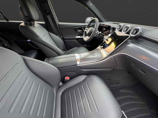 MERCEDES-BENZ GLC 300 4Matic 9G-Tronic-image-11
