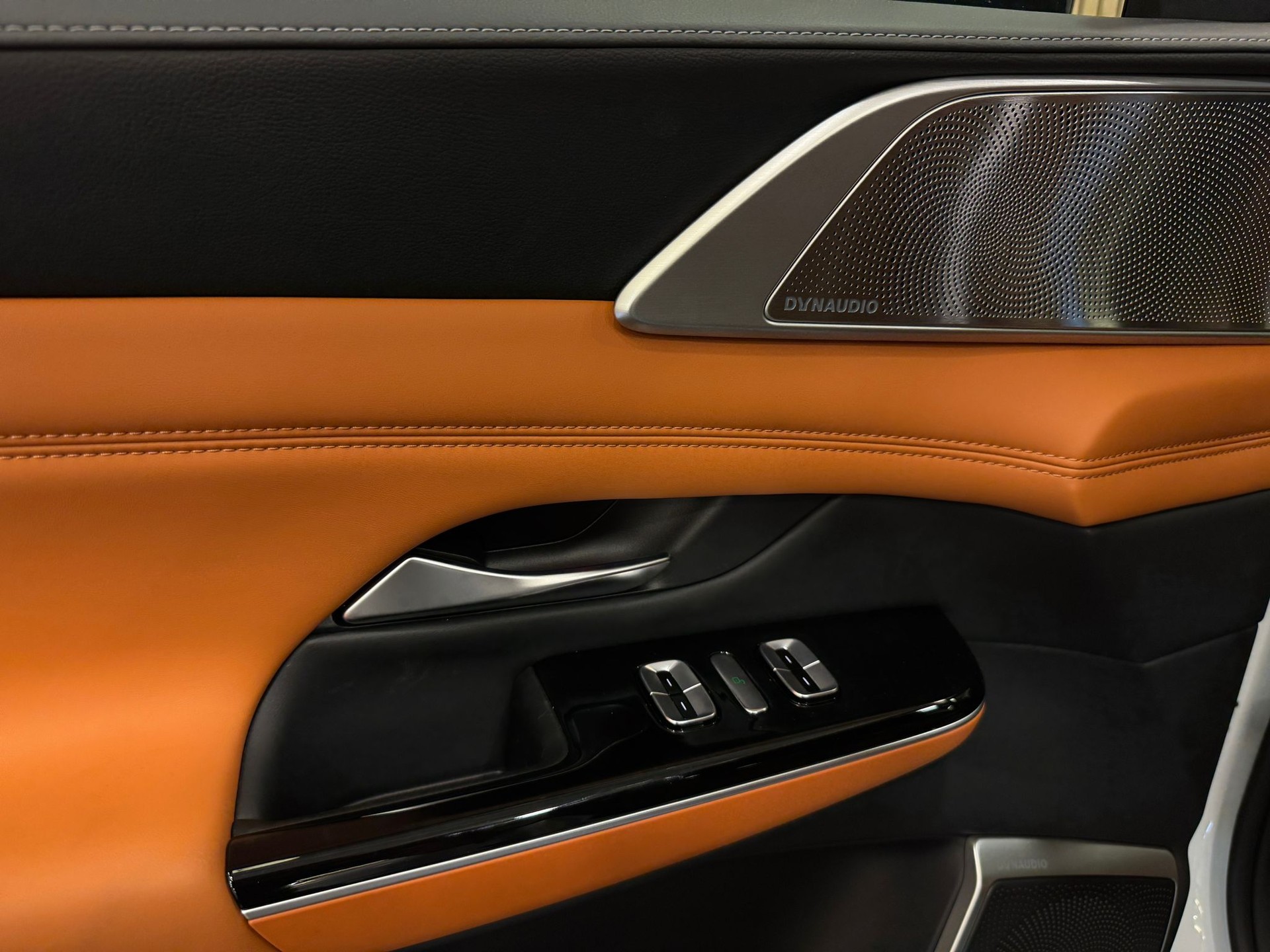 XPENG G9 93kWh Performance AWD-image-12