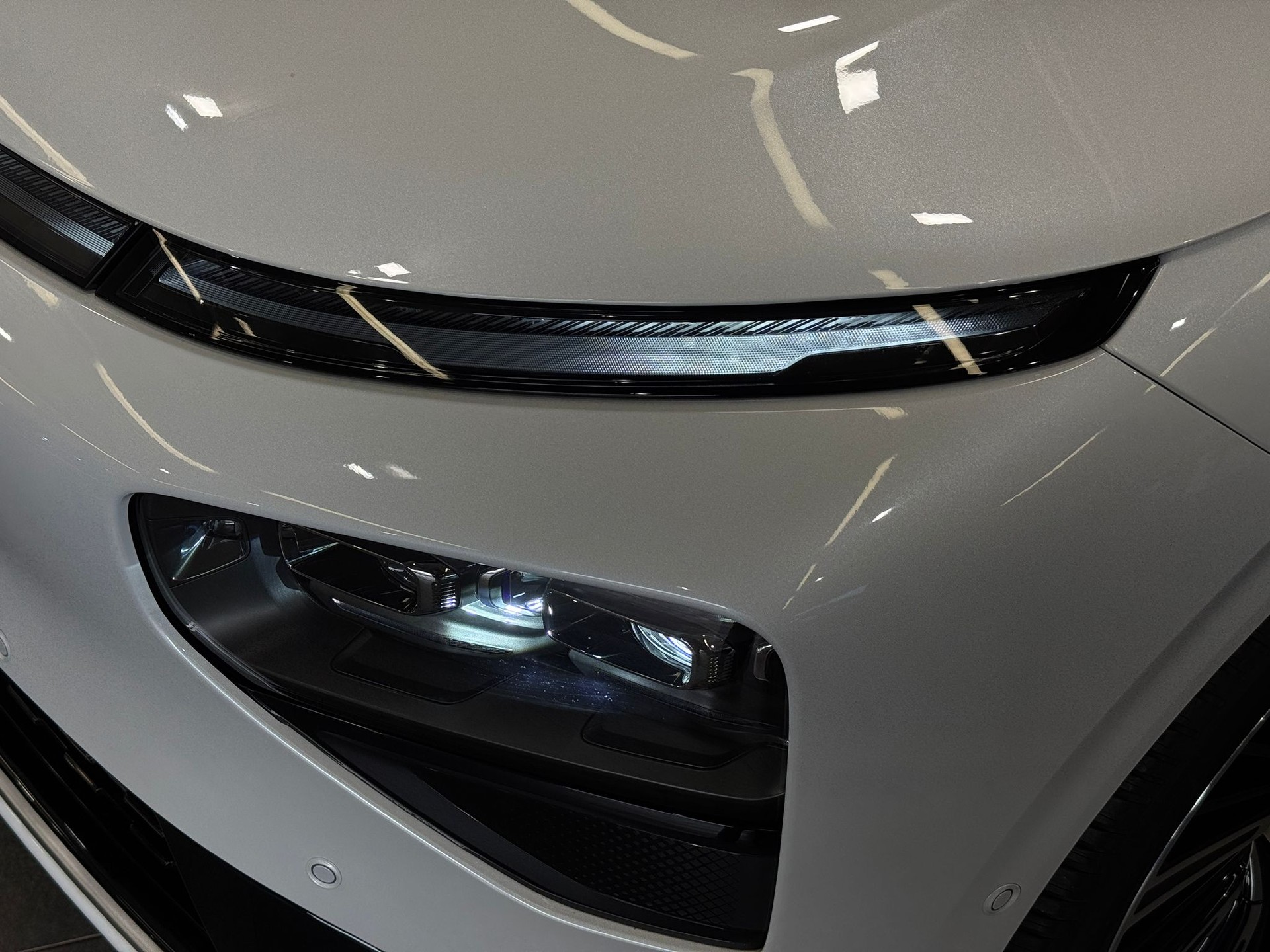 XPENG G9 93kWh Performance AWD-image-3