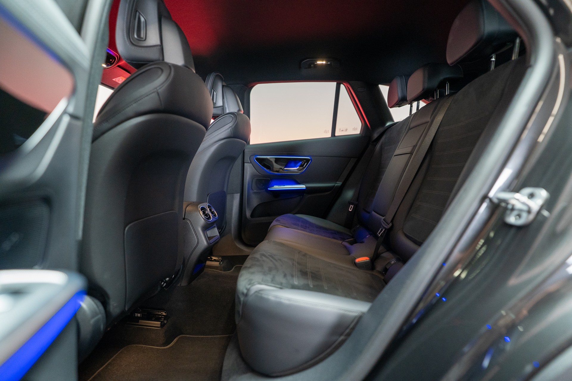 MERCEDES-BENZ GLC 300 d AMG Line 4matic / AMG-Line / EL. Memory Sitze / Ambiente Beleuchtung / Rückfahrkamera-image-8