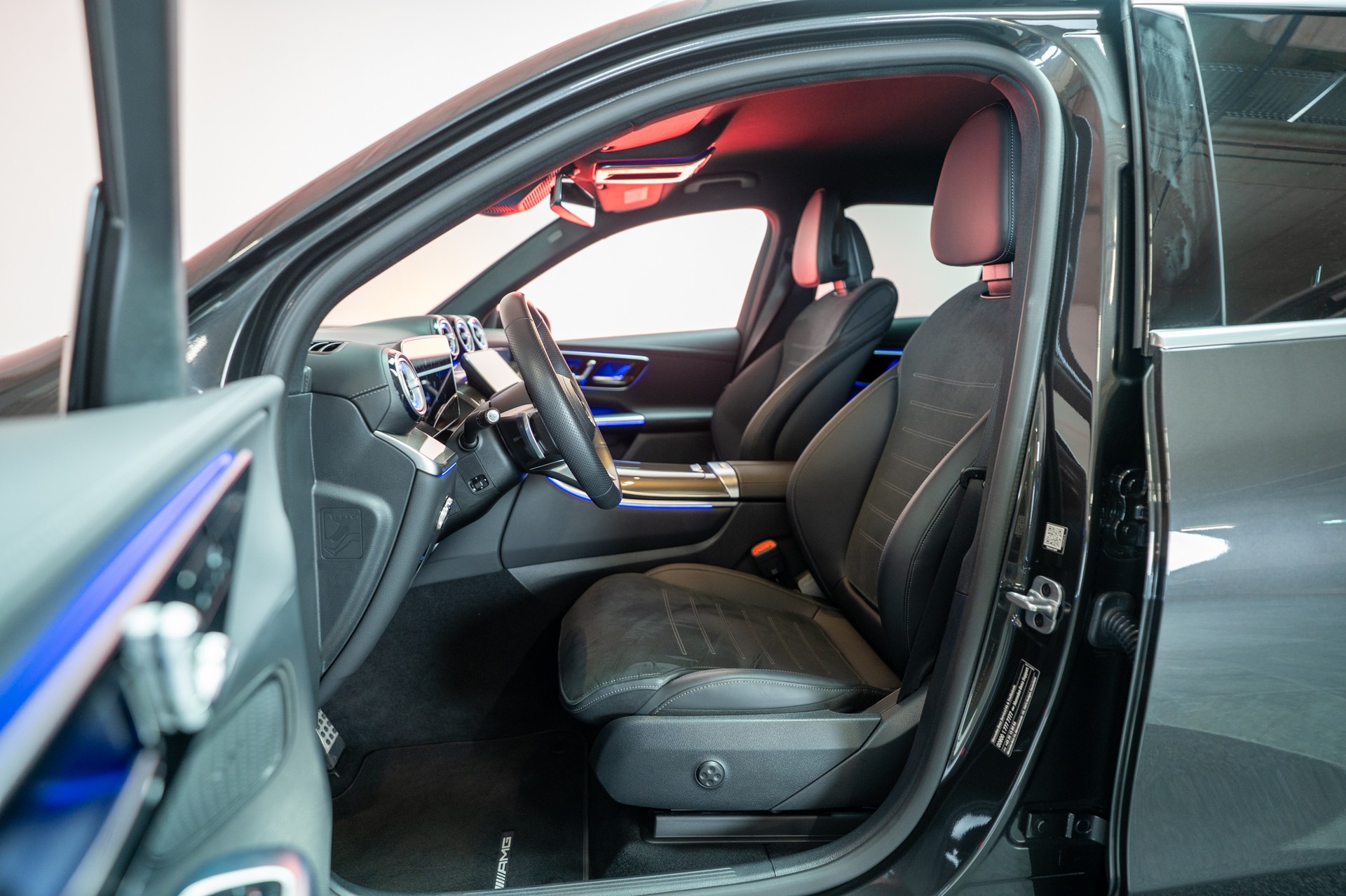 MERCEDES-BENZ GLC 300 d AMG Line 4matic / AMG-Line / EL. Memory Sitze / Ambiente Beleuchtung / Rückfahrkamera-image-7