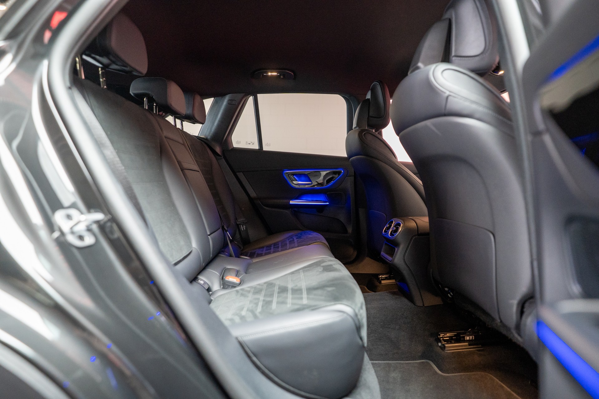 MERCEDES-BENZ GLC 300 d AMG Line 4matic / AMG-Line / EL. Memory Sitze / Ambiente Beleuchtung / Rückfahrkamera-image-9