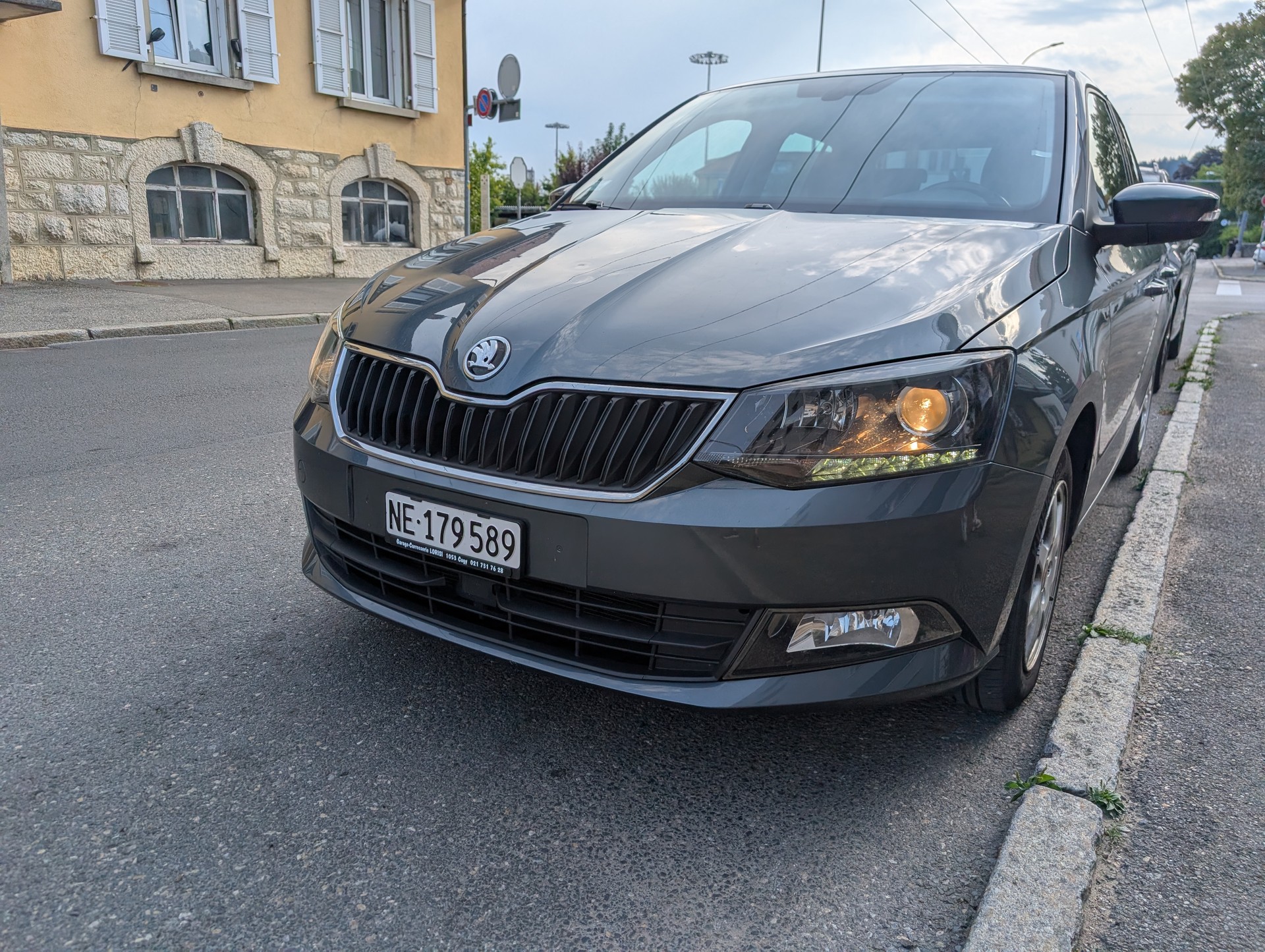 SKODA 1.2 TSI Ambition-image-3