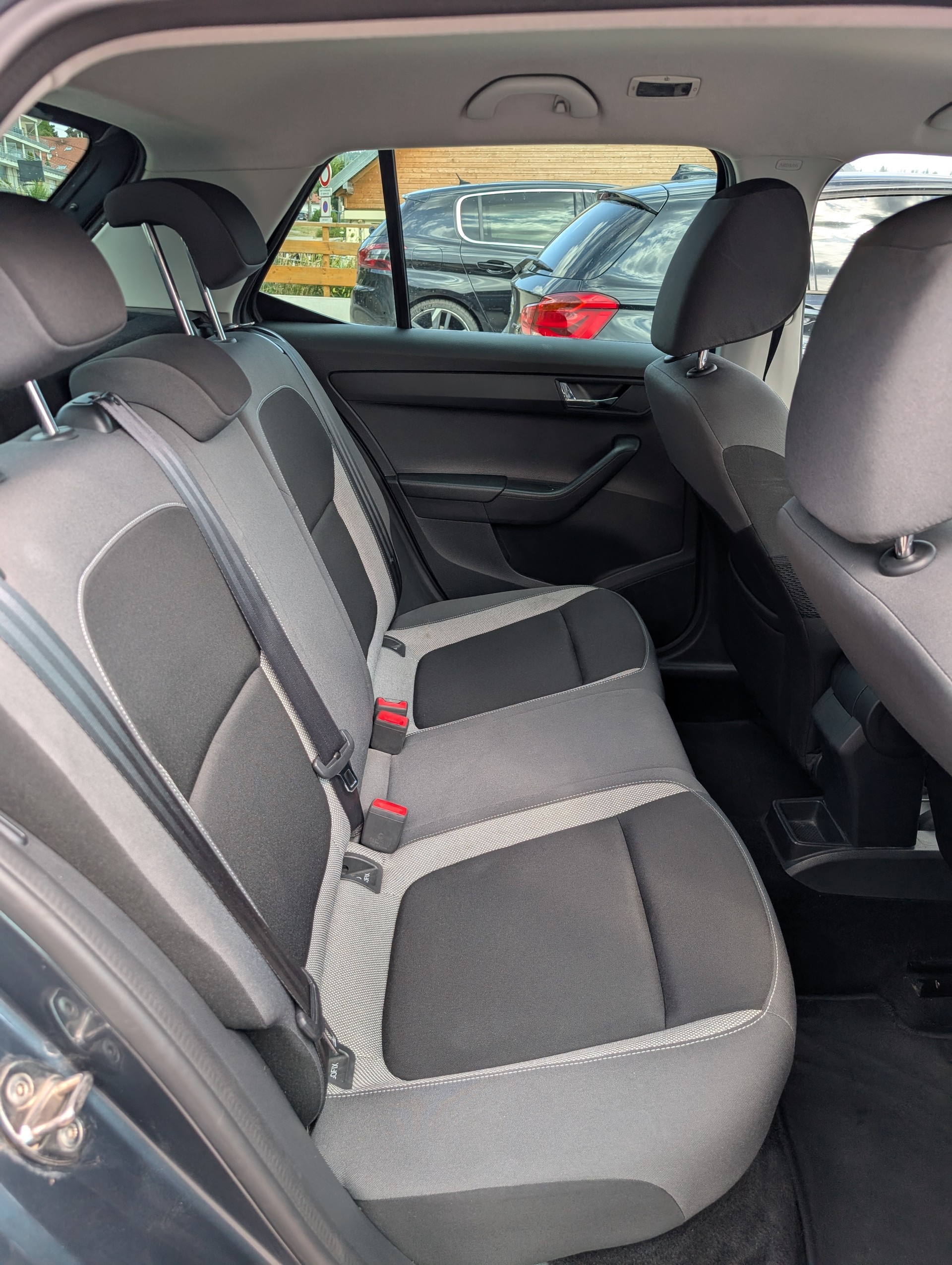 SKODA 1.2 TSI Ambition-image-2