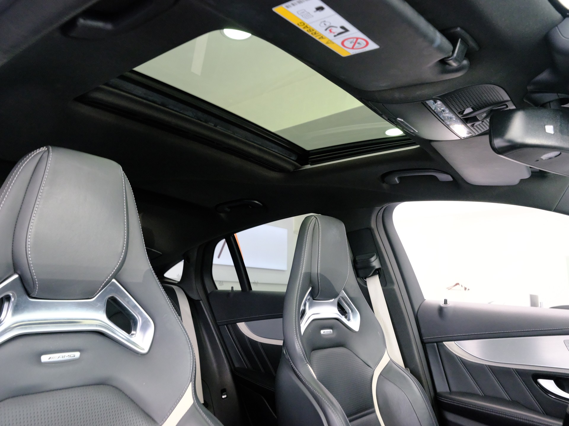 MERCEDES-BENZ GLC Coupé 63 S AMG Edition 1 4Matic+ 9G-Tronic-image-16