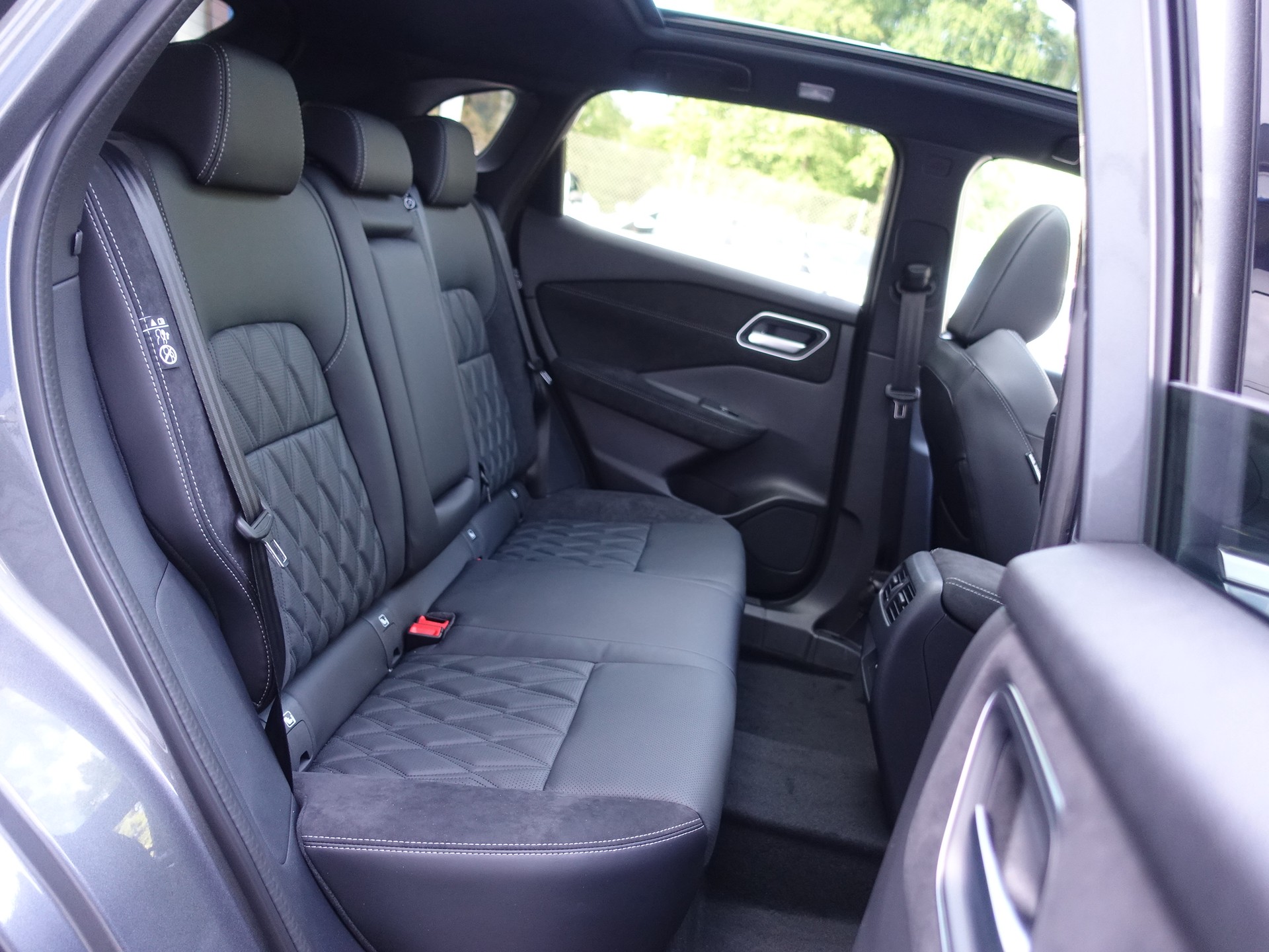 NISSAN Qashqai 1.3 DIG-T MHEV Tekna+ Xtronic 4x4-image-23