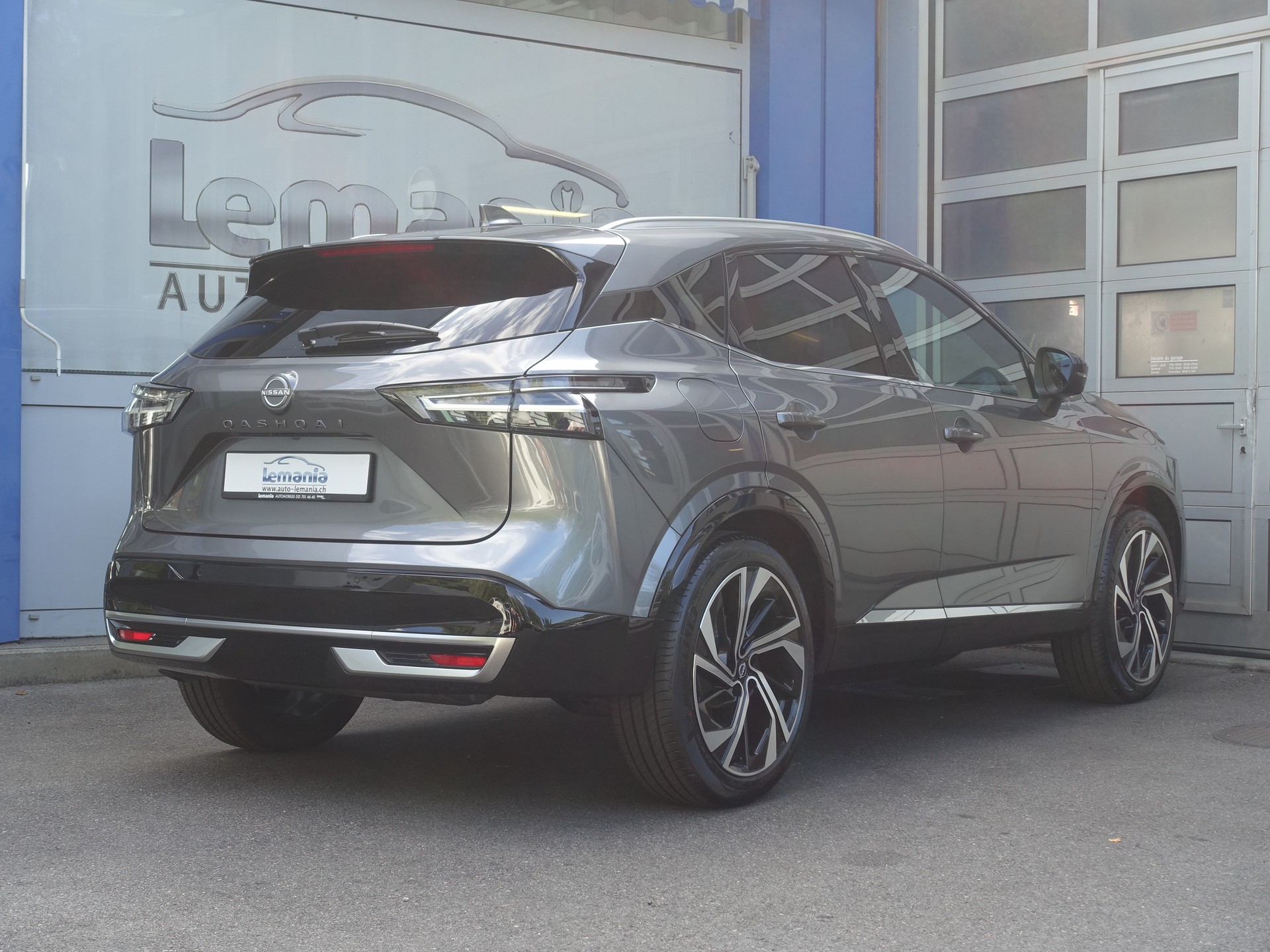NISSAN Qashqai 1.3 DIG-T MHEV Tekna+ Xtronic 4x4-image-3