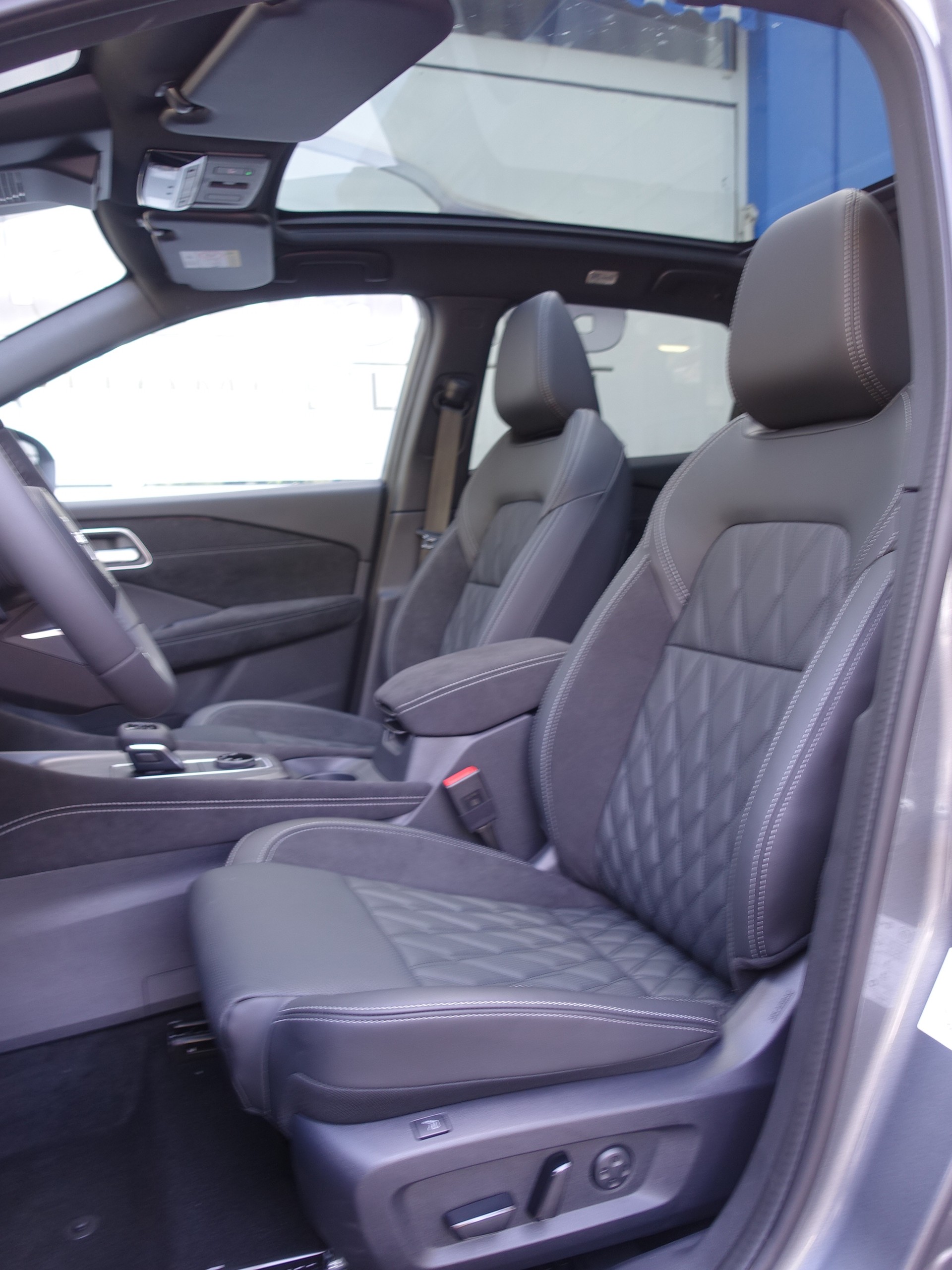 NISSAN Qashqai 1.3 DIG-T MHEV Tekna+ Xtronic 4x4-image-9