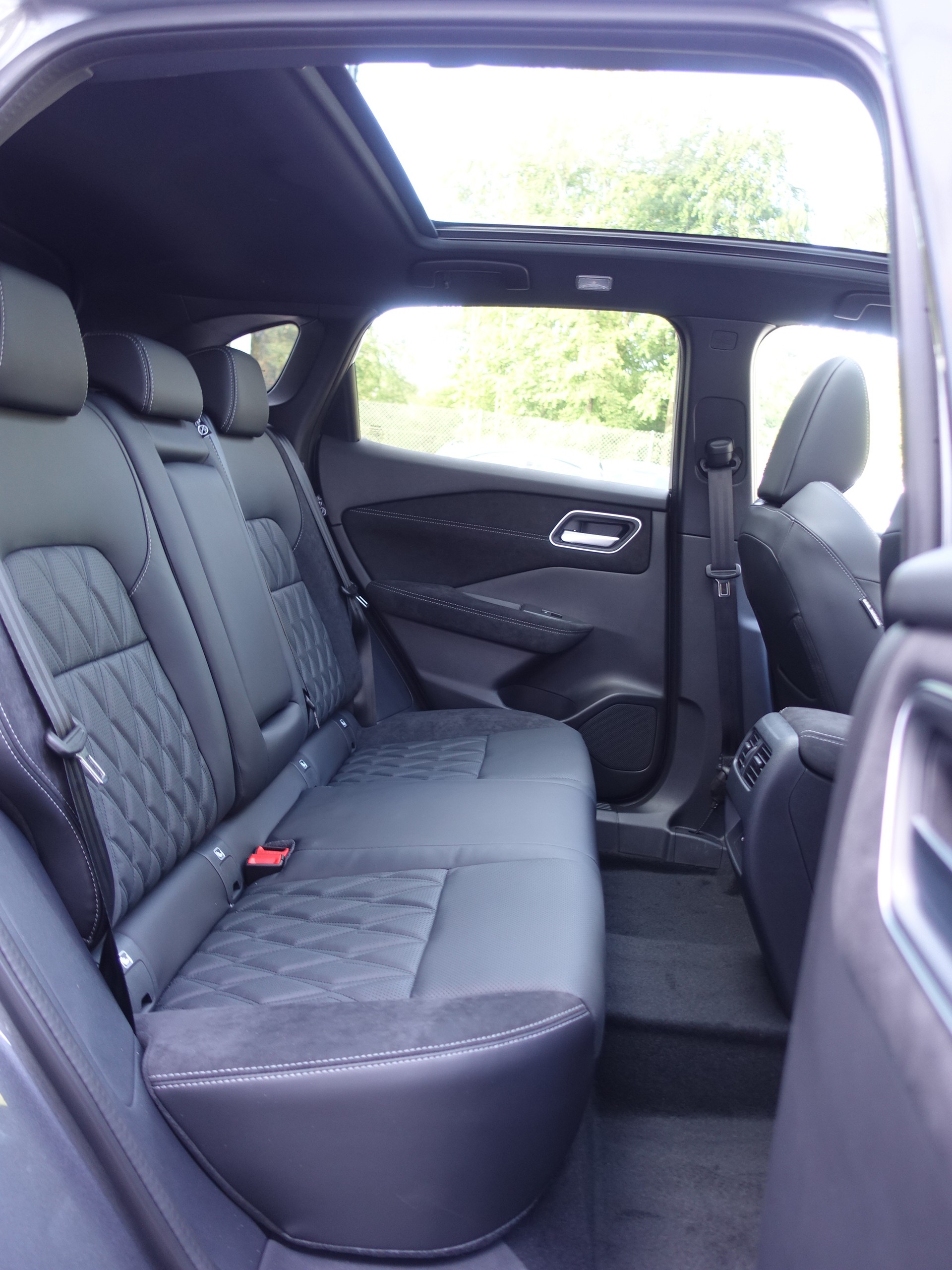 NISSAN Qashqai 1.3 DIG-T MHEV Tekna+ Xtronic 4x4-image-25