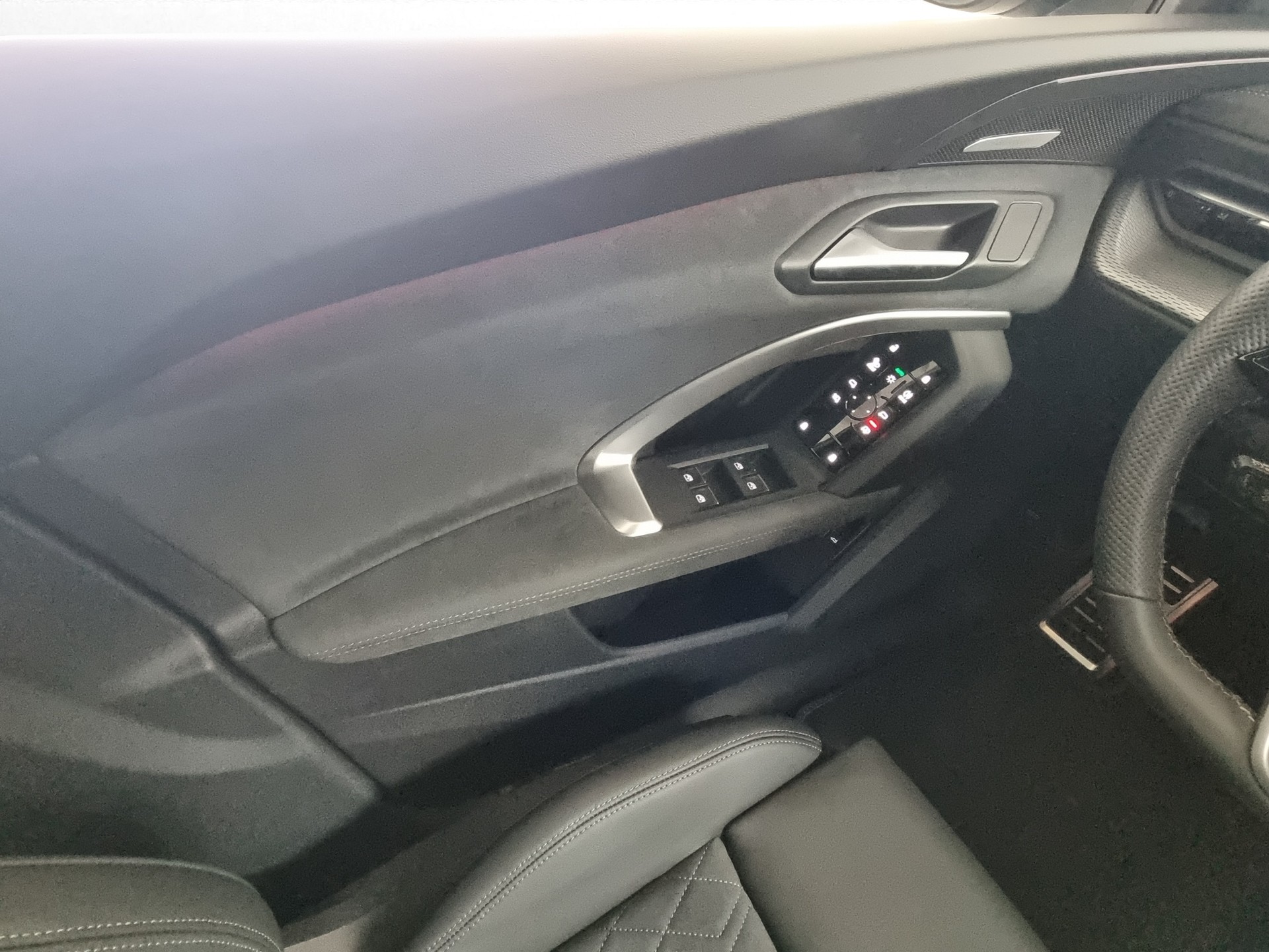 AUDI SQ5 TFSI quattro S-tronic-image-11