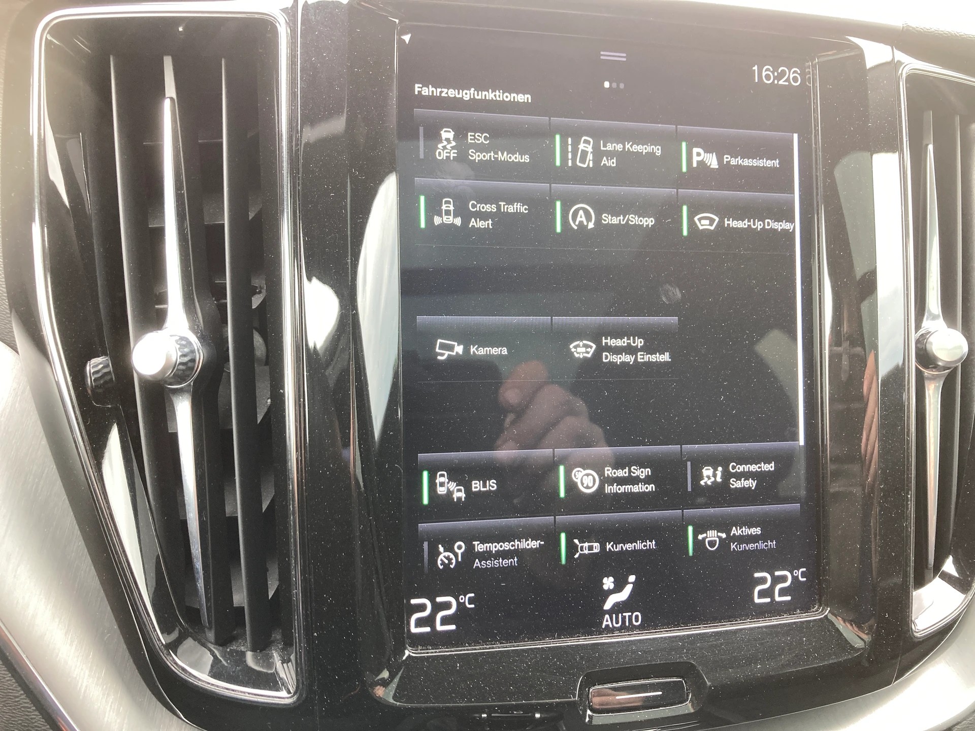 VOLVO XC60 T4 Momentum Geartronic-image-15