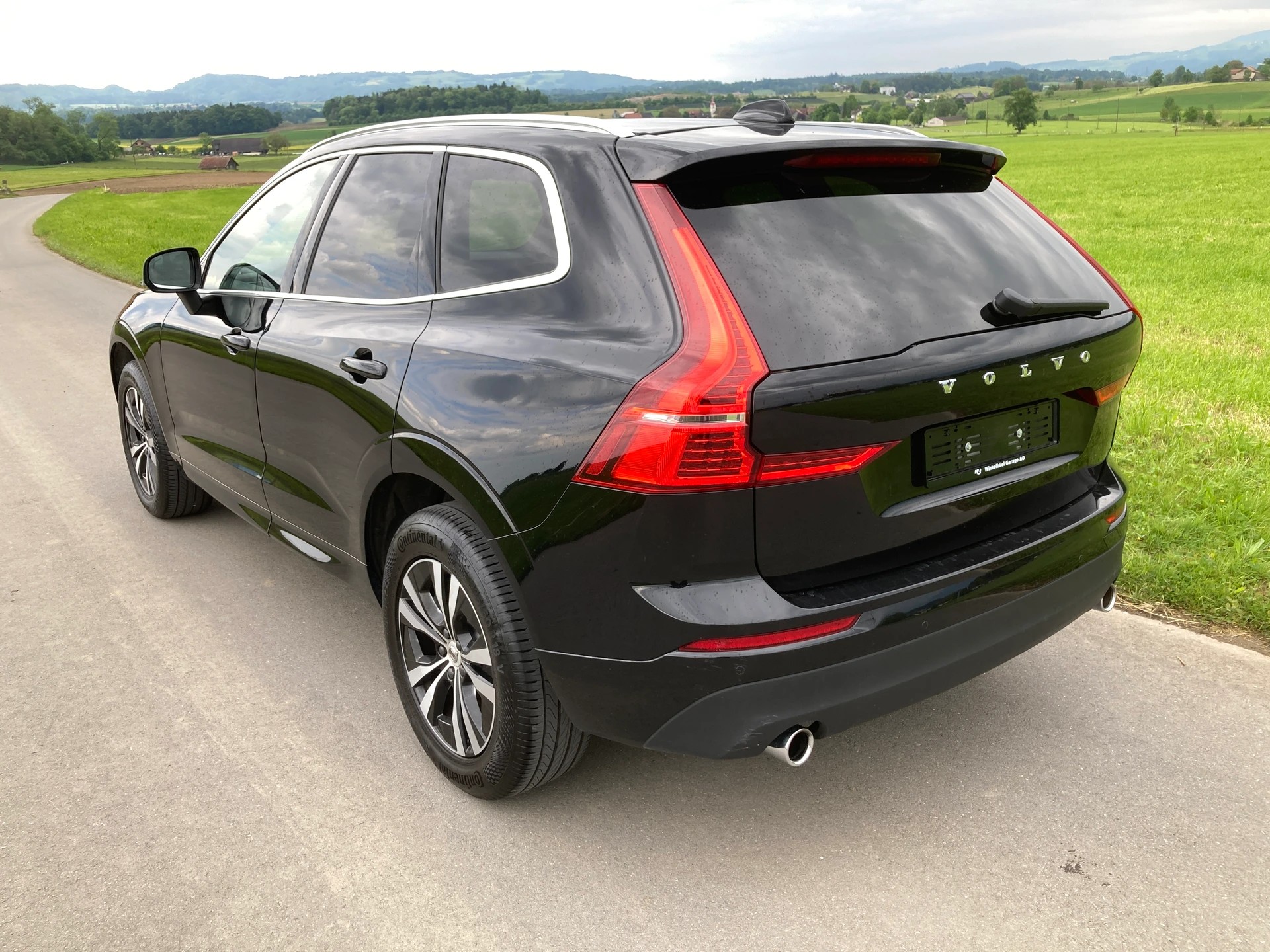 VOLVO XC60 T4 Momentum Geartronic-image-3