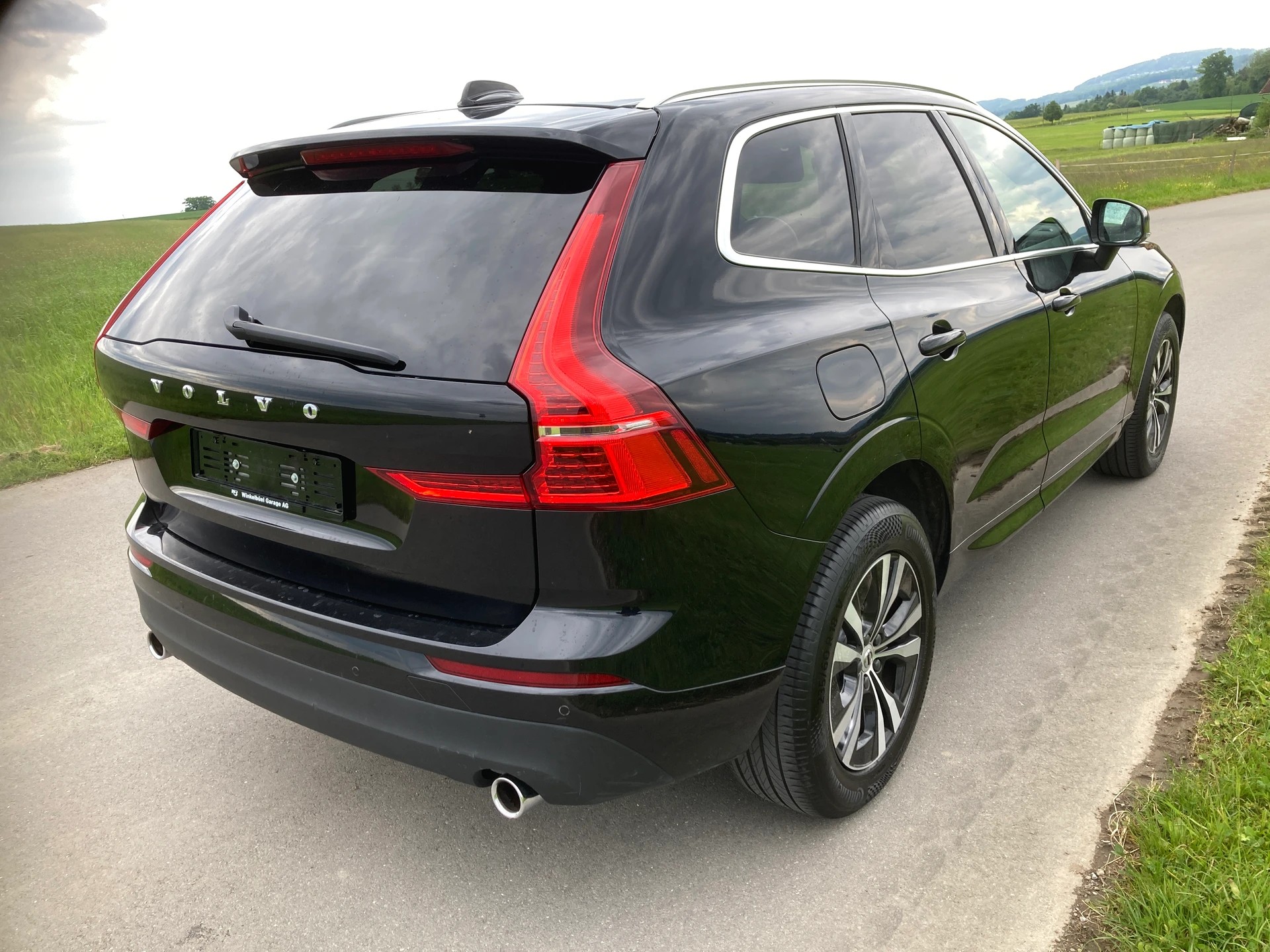 VOLVO XC60 T4 Momentum Geartronic-image-2