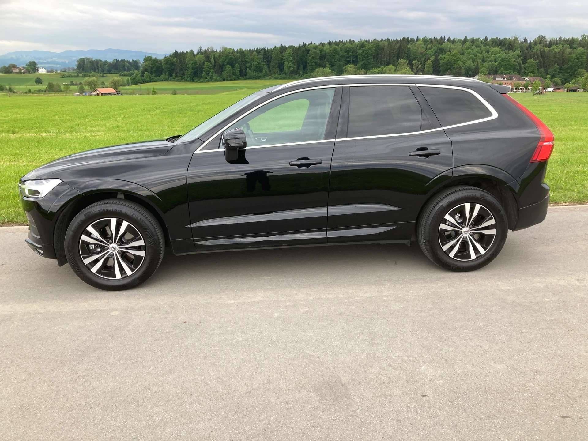 VOLVO XC60 T4 Momentum Geartronic-image-4