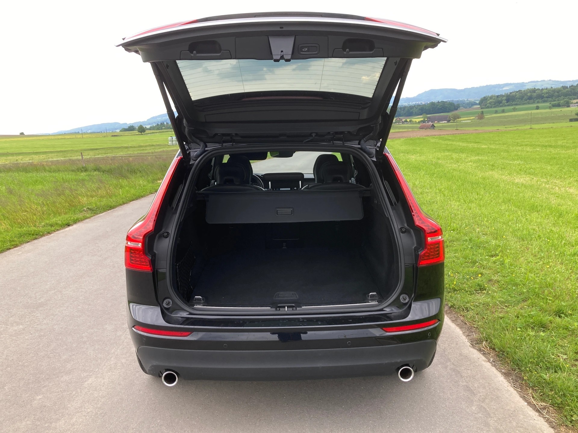 VOLVO XC60 T4 Momentum Geartronic-image-5
